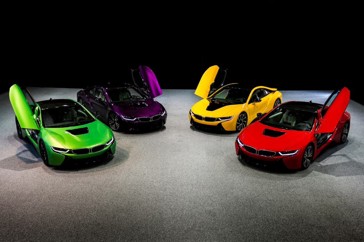 deportivos de diferentes colores