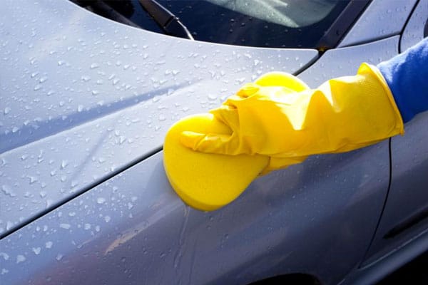 Cómo lavar tu coche para cuidar la pintura