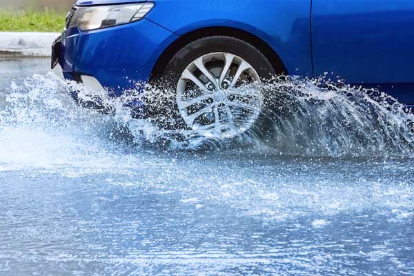 Cómo evitar el aquaplaning