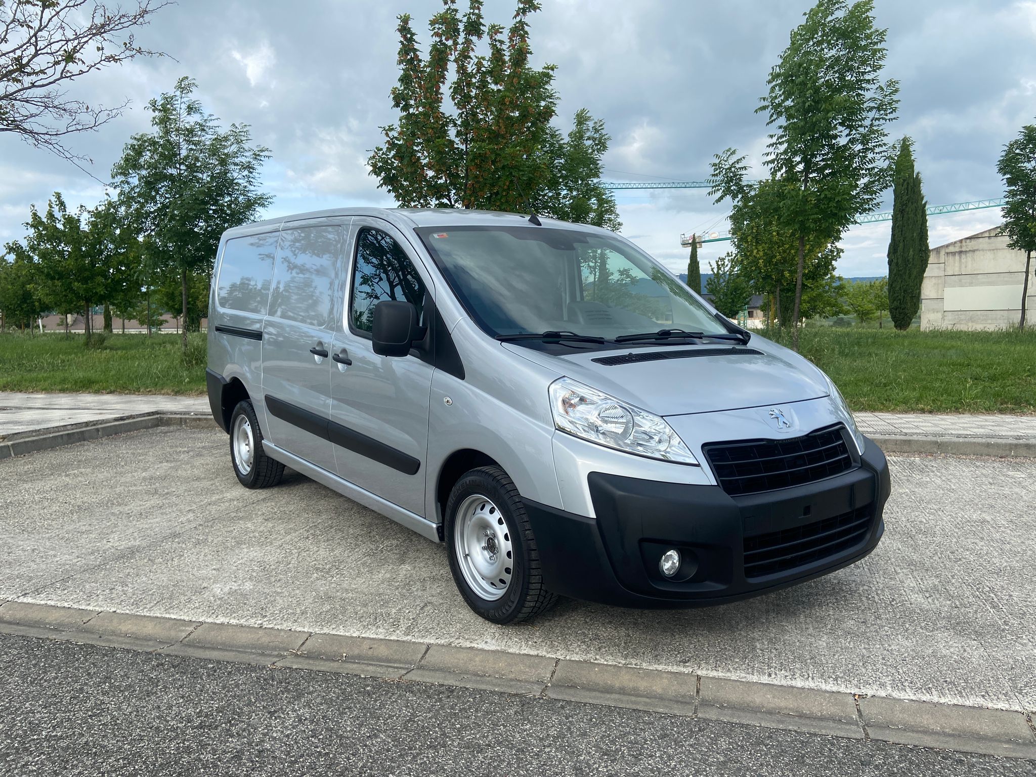 MAN TGE 3140 L4H2 FG3500 AUTO 2.0TDi 140cv + APERTURA PUERTAS 270º