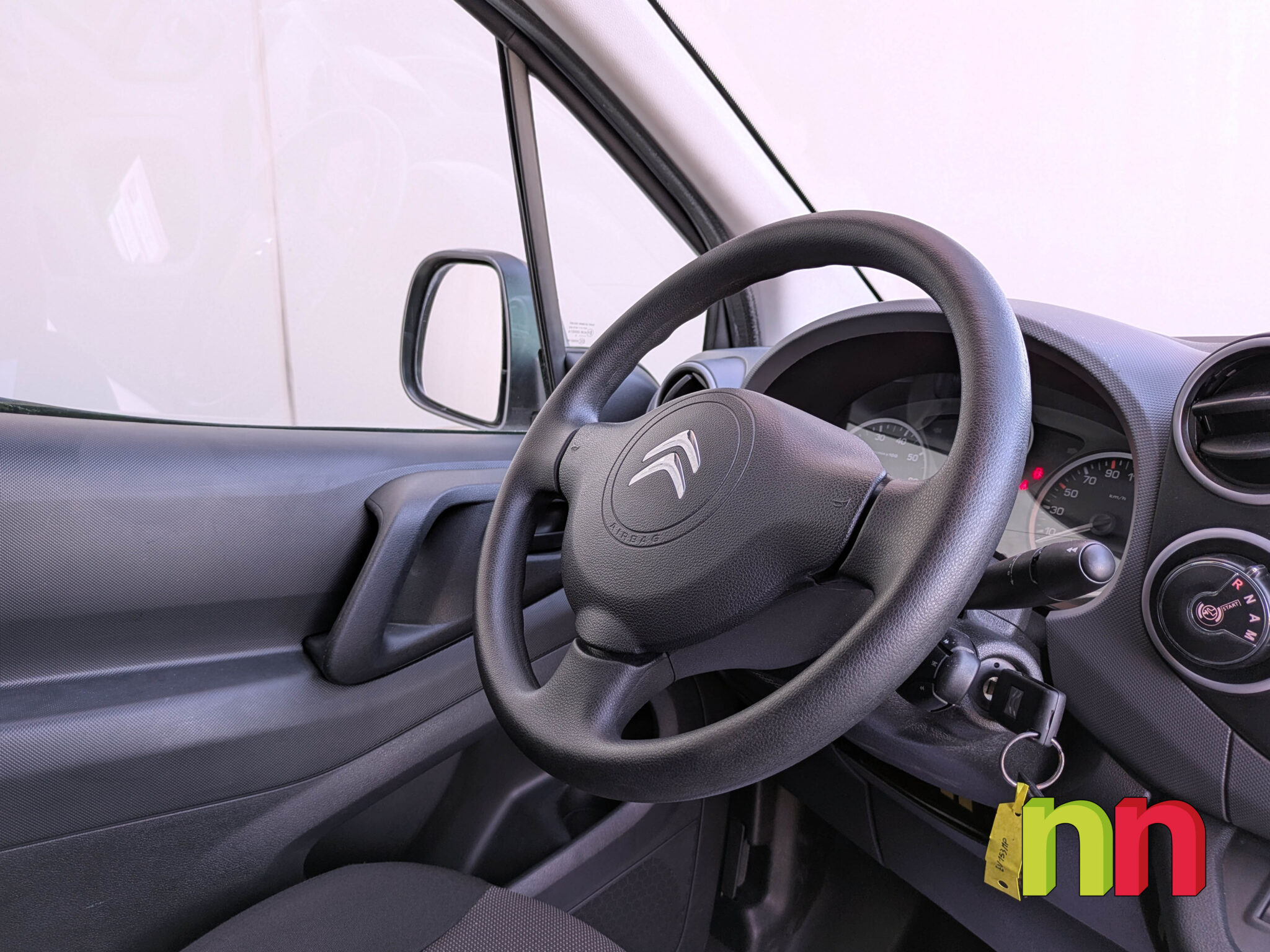 CITROEN Berlingo Talla M 3 Plazas AUTO 1.6BlueHDI 100cv + NAVI