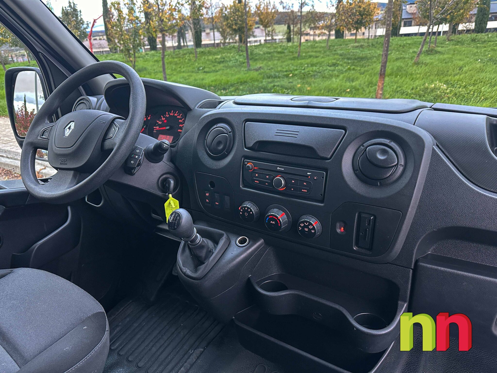 RENAULT Master Carrozada chasis bajo sin plataforma L3 F35 2.3DCI 130cv + NAVI + RAMPA ELÉCTRICA ELEVADORA