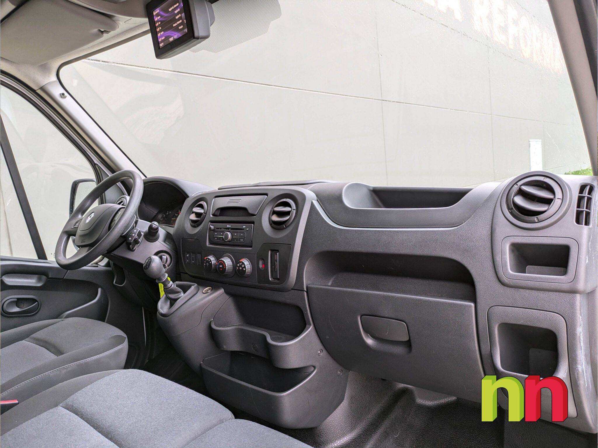 RENAULT MASTER CARROZADA CON PLATAFORMA FRAX FRIGORÍFICO+CONGELADOR -20 GRADOS – L3  RJ3500 2.3dCi 130cv + Cable enchufable para carga externa + DOBLE RUEDA TRASERA