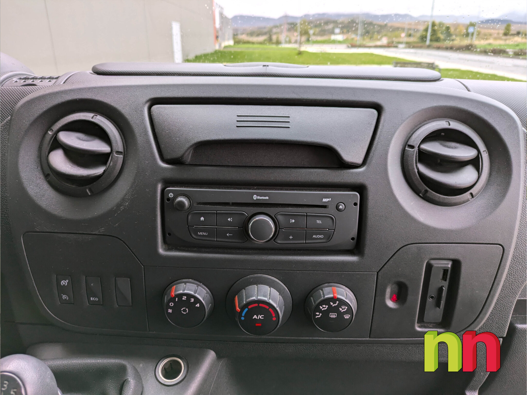 RENAULT MASTER CARROZADA CON PLATAFORMA FRAX FRIGORÍFICO+CONGELADOR -20 GRADOS – L3  RJ3500 2.3dCi 130cv + Cable enchufable para carga externa + DOBLE RUEDA TRASERA