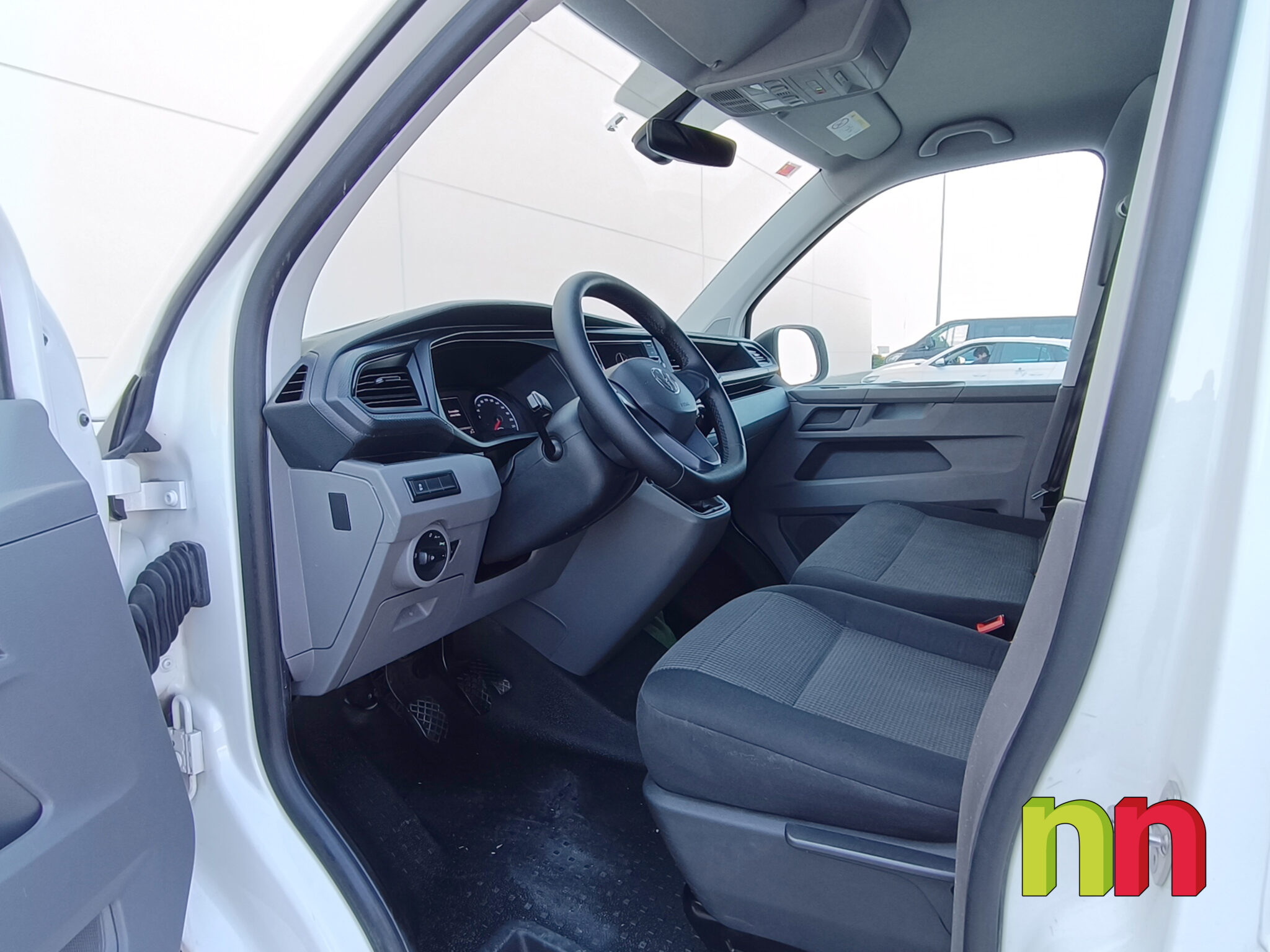 Volkswagen Transporter L1H1 DSG AUTO FG 2.0TDi 150cv + NAVI