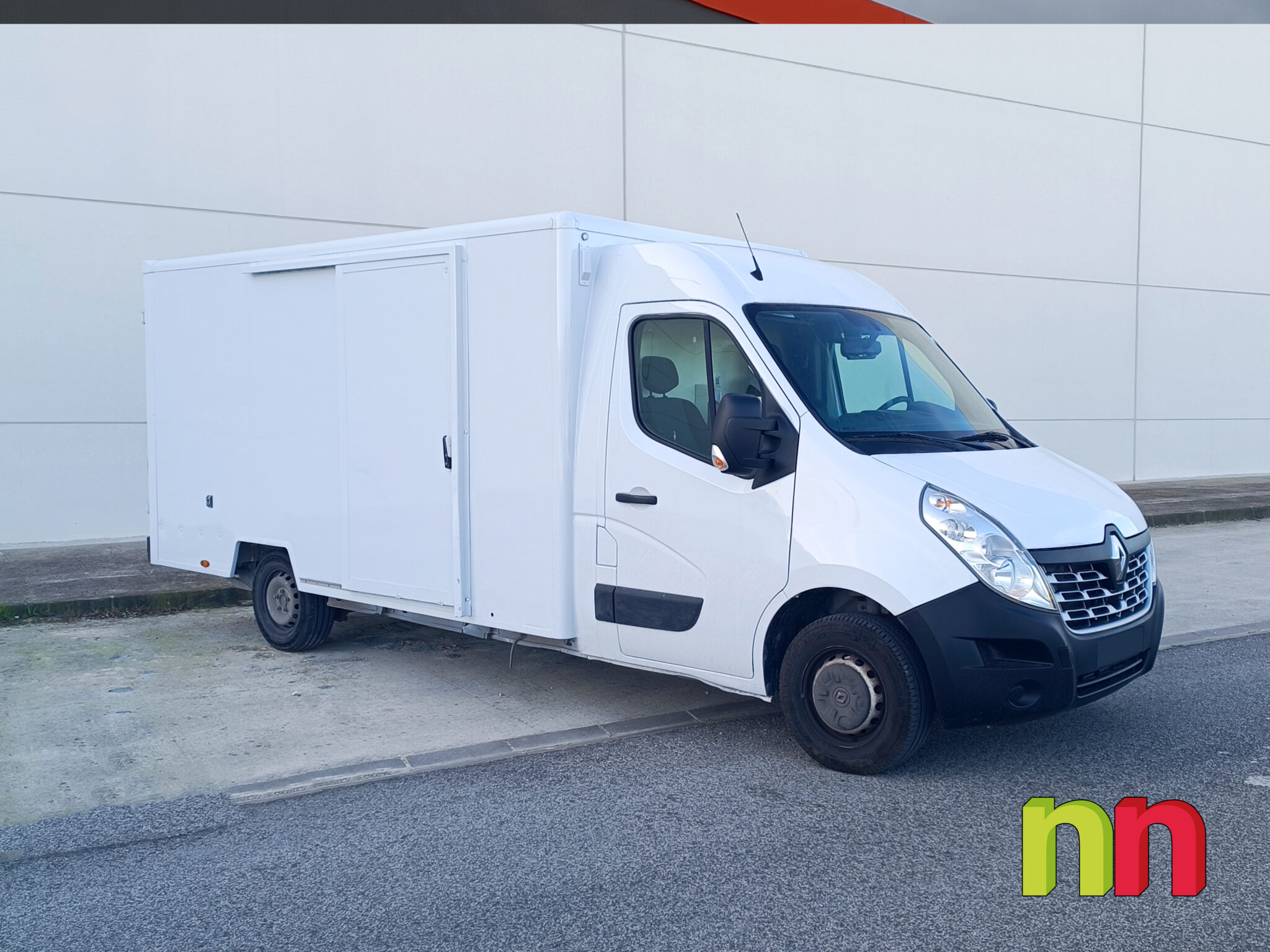 RENAULT Master Carrozada chasis bajo sin plataforma L3 F35 2.3DCI 130cv + NAVI + RAMPA ELÉCTRICA ELEVADORA