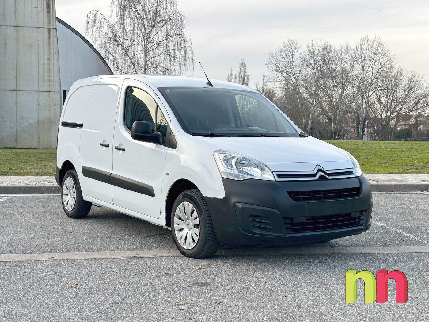 CITROEN Berlingo Talla M 3 Plazas AUTO 1.6BlueHDI 100cv + NAVI