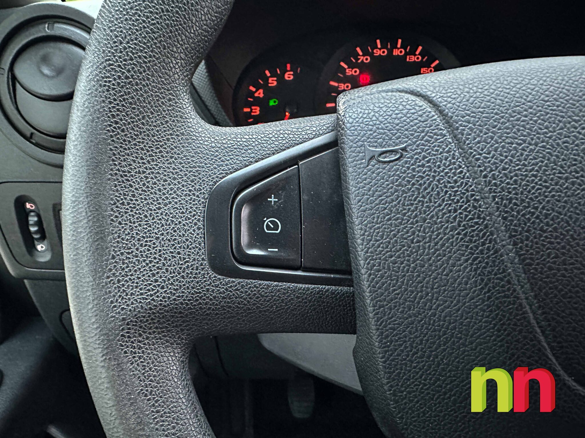 RENAULT Master Carrozada chasis bajo sin plataforma L3 F35 2.3DCI 130cv + NAVI + RAMPA ELÉCTRICA ELEVADORA