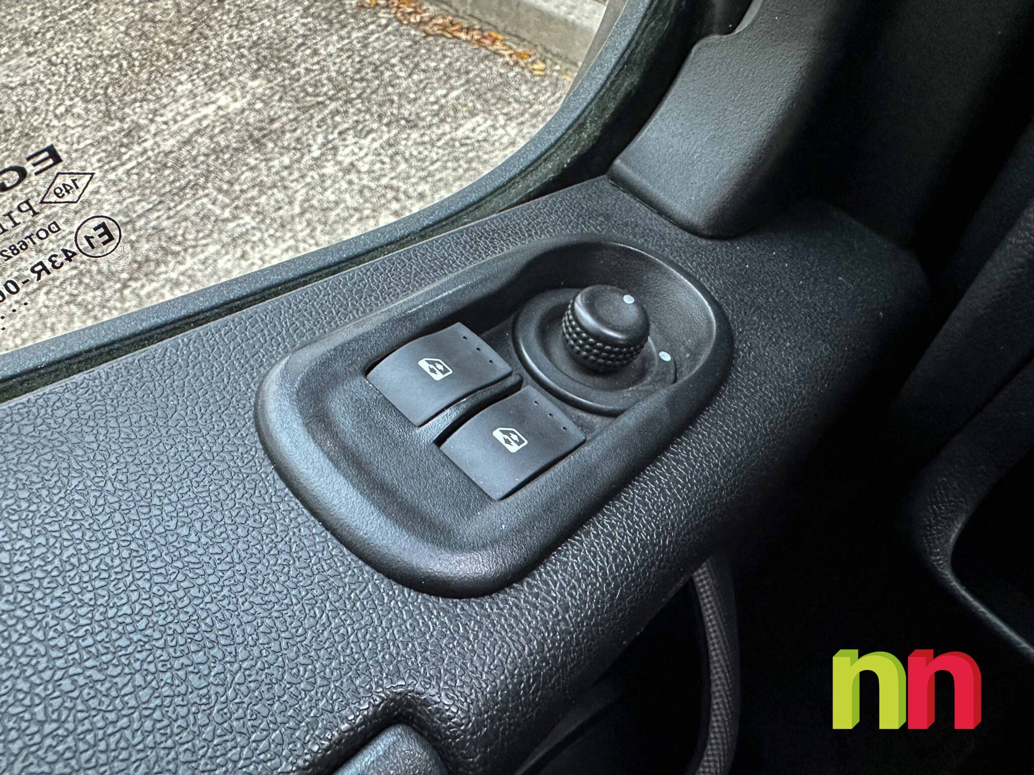 RENAULT Master Carrozada chasis bajo sin plataforma L3 F35 2.3DCI 130cv + NAVI + RAMPA ELÉCTRICA ELEVADORA