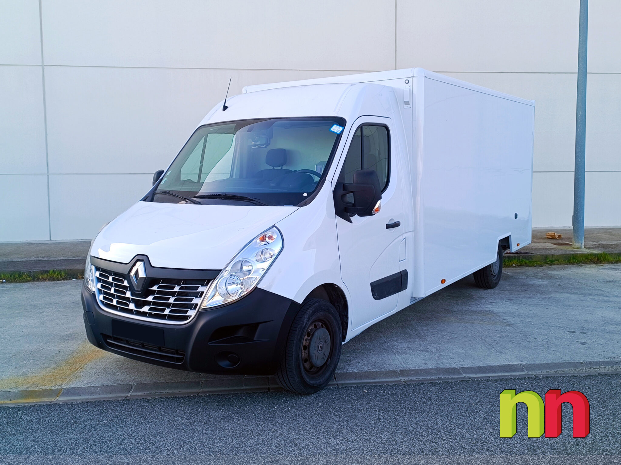 RENAULT Master Carrozada chasis bajo sin plataforma L3 F35 2.3DCI 130cv + NAVI + RAMPA ELÉCTRICA ELEVADORA
