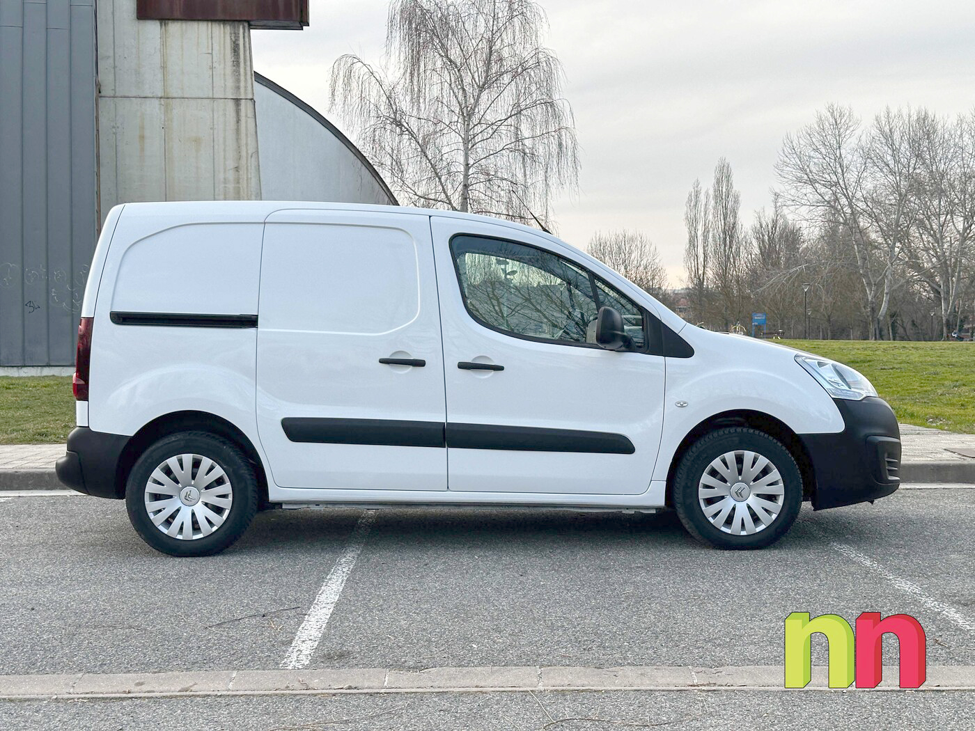 CITROEN Berlingo Talla M 3 Plazas AUTO 1.6BlueHDI 100cv + NAVI