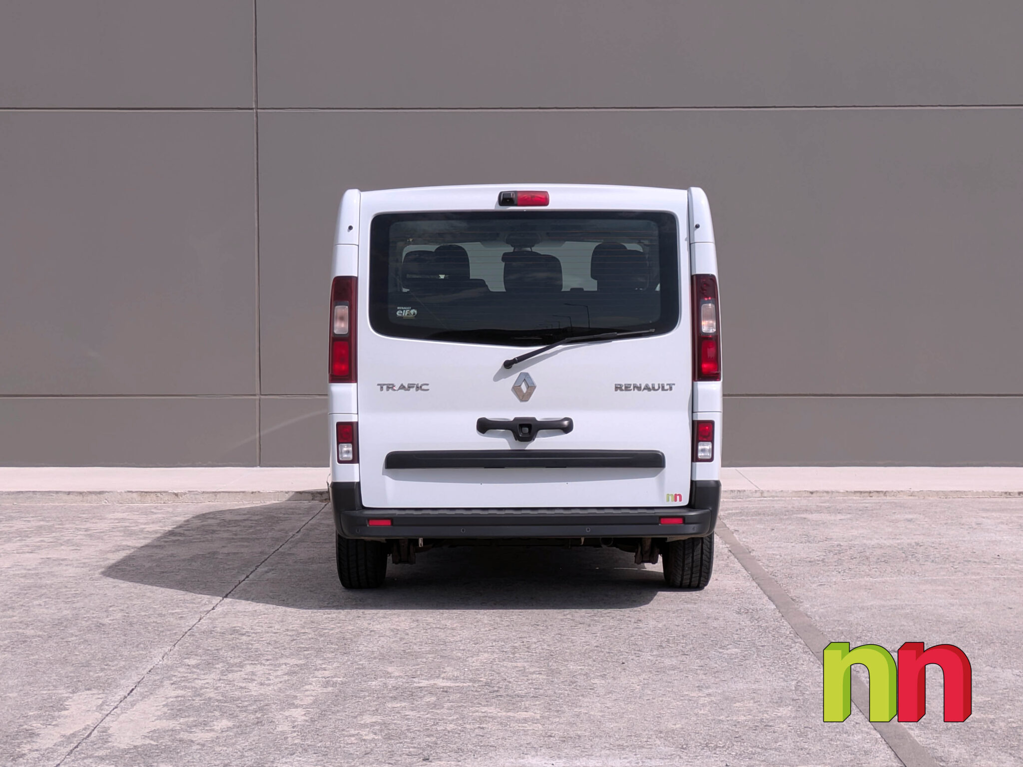 RENAULT Trafic Combi 9 L1H1 1.6DCi 120cv + AIREADORES EN PLAZAS TRASERAS + PORTON TRASERO