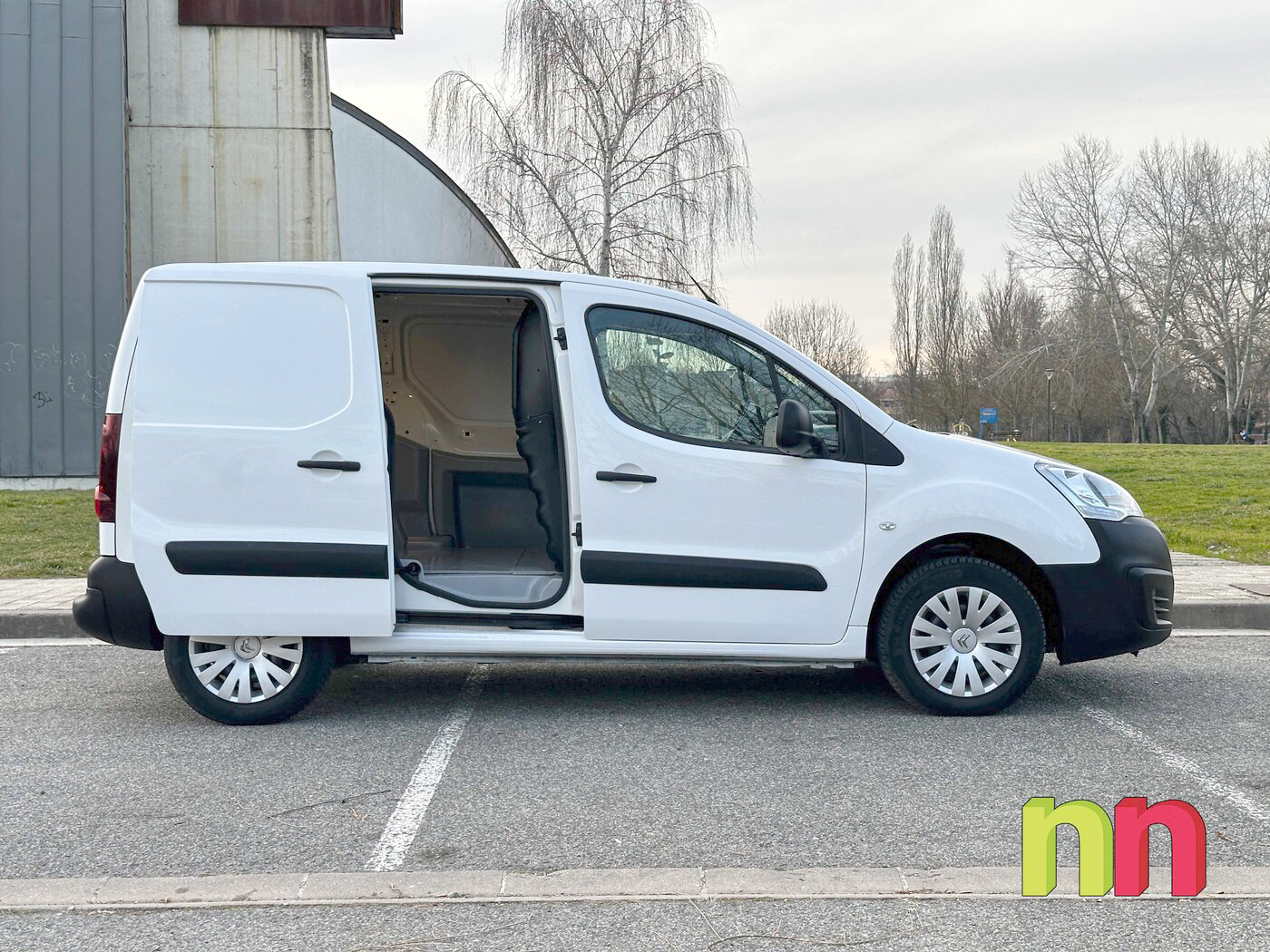 CITROEN Berlingo Talla M 3 Plazas AUTO 1.6BlueHDI 100cv + NAVI