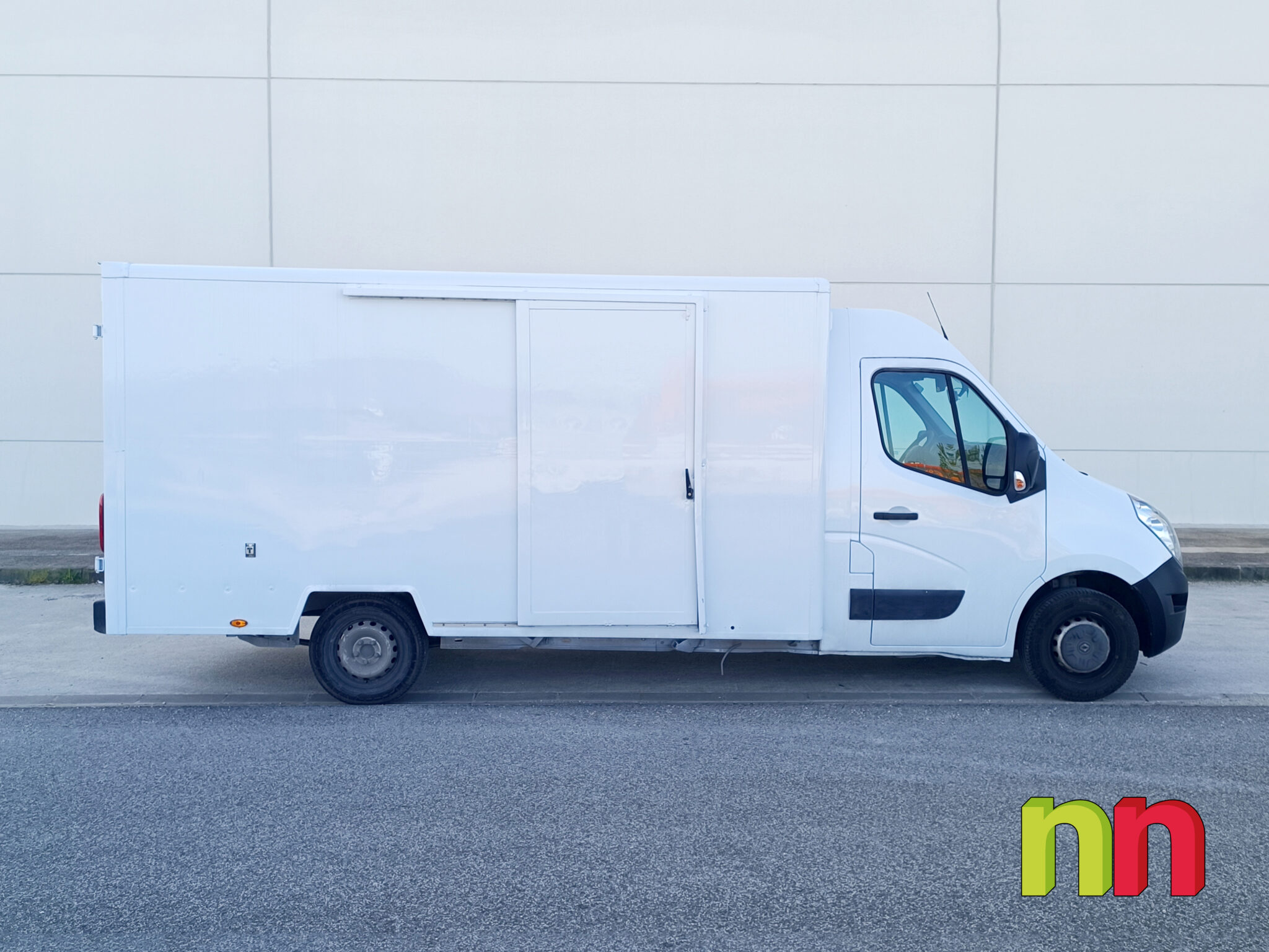 RENAULT Master Carrozada chasis bajo sin plataforma L3 F35 2.3DCI 130cv + NAVI + RAMPA ELÉCTRICA ELEVADORA