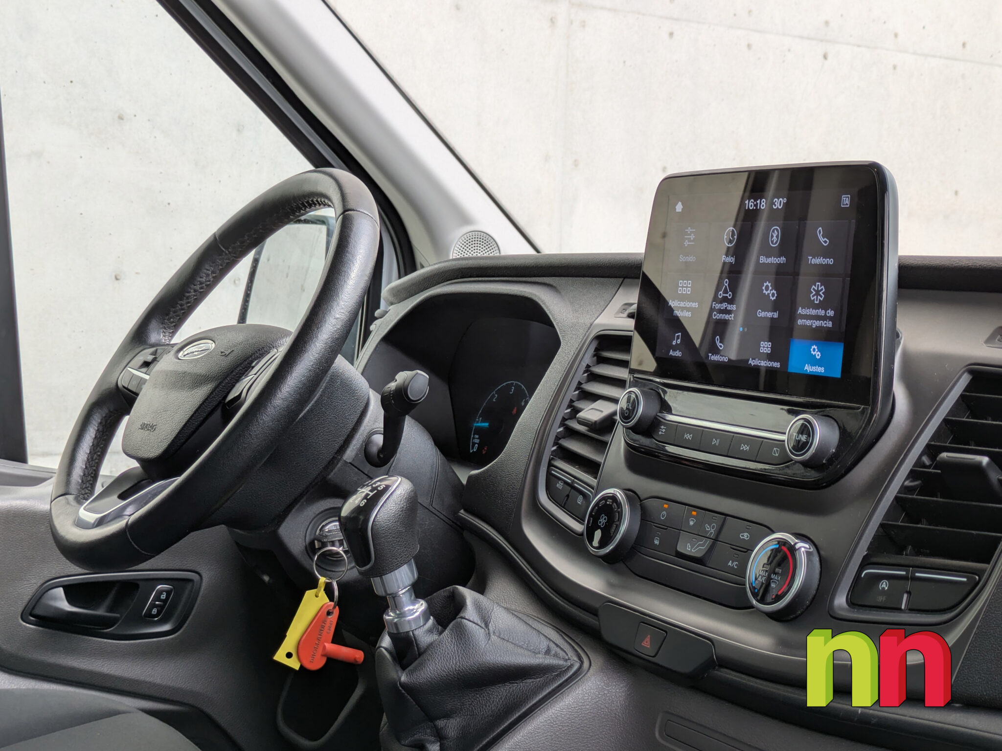 FORD Transit Carrozada sin plataforma P350 2.0 EcoBlue 130cv + DOBLE RUEDA TRASERA