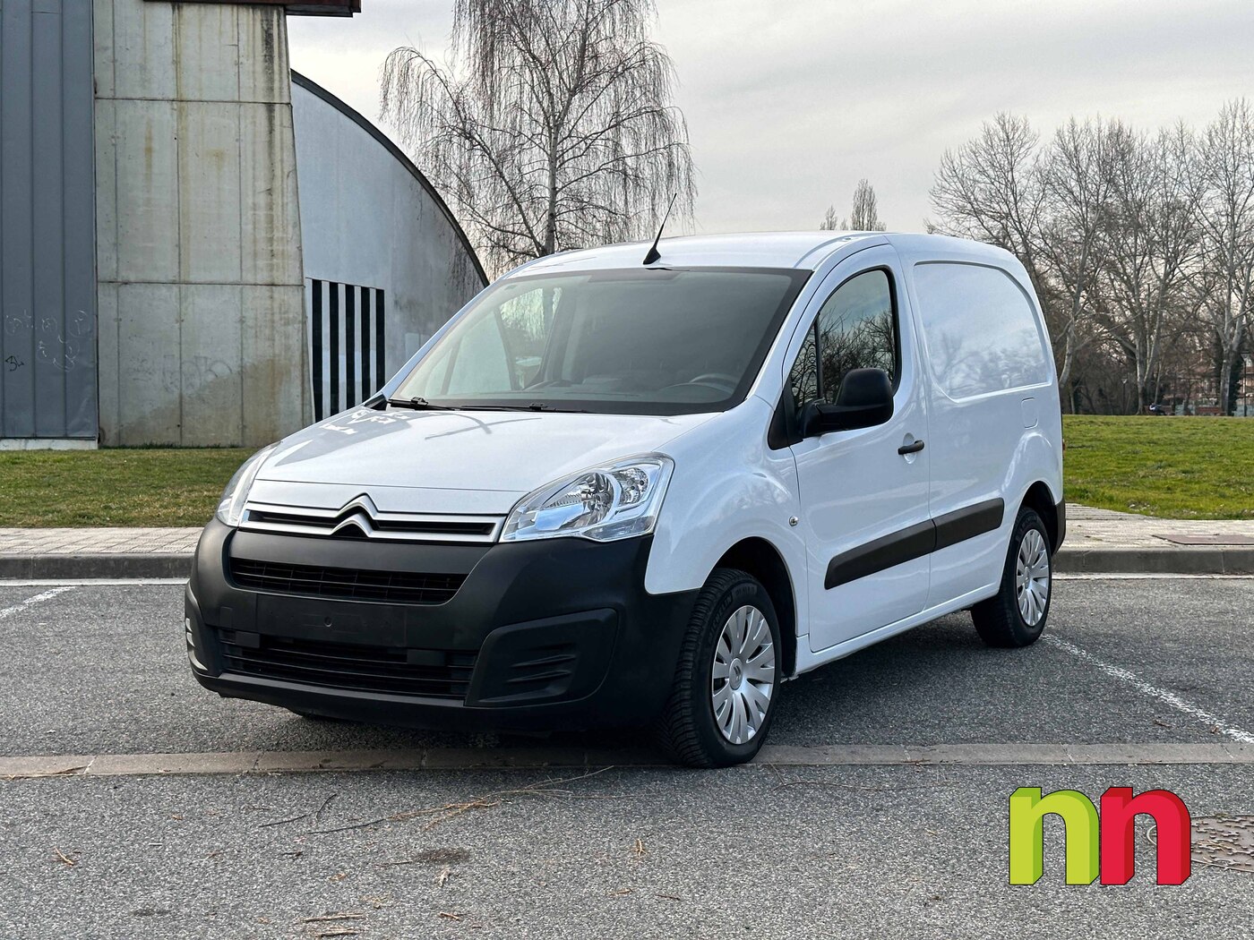 CITROEN Berlingo Talla M 3 Plazas AUTO 1.6BlueHDI 100cv + NAVI