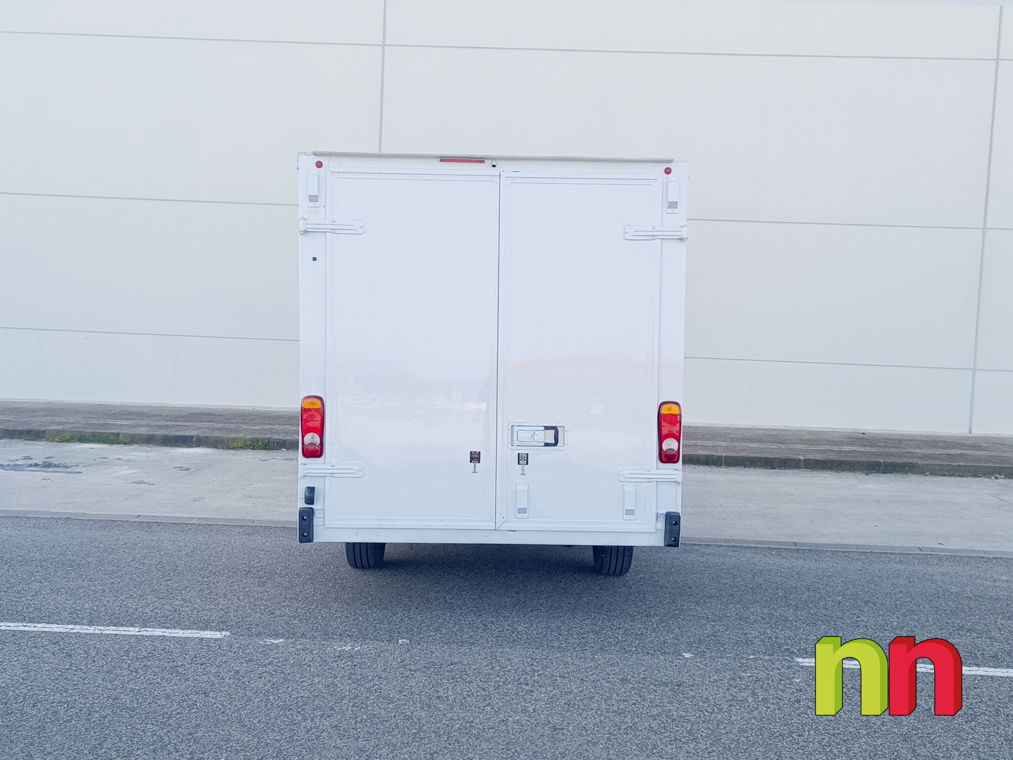 RENAULT Master Carrozada chasis bajo sin plataforma L3 F35 2.3DCI 130cv + NAVI + RAMPA ELÉCTRICA ELEVADORA