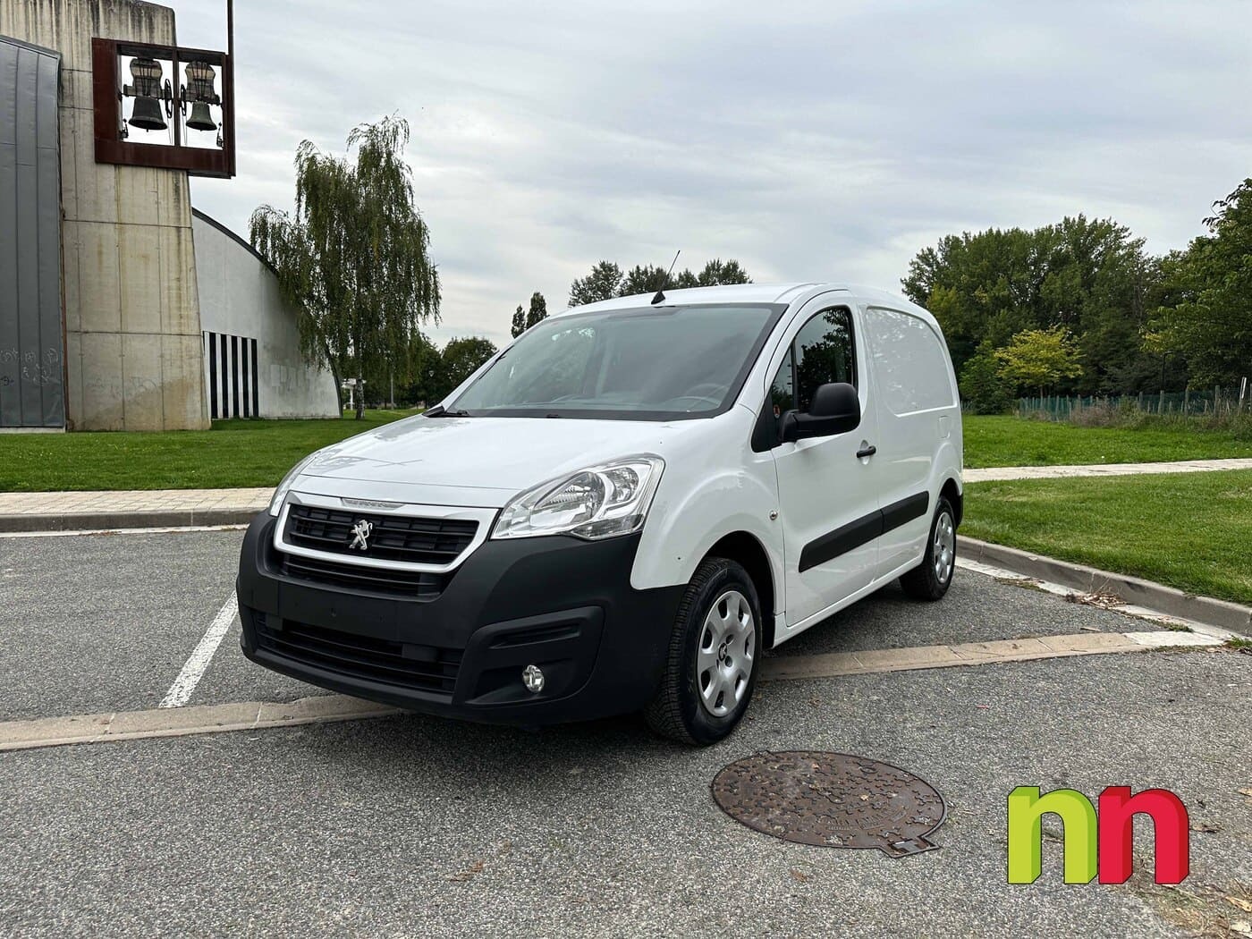 PEUGEOT Partner Talla M FG AUTO 1.6HDI 100cv + NAVI
