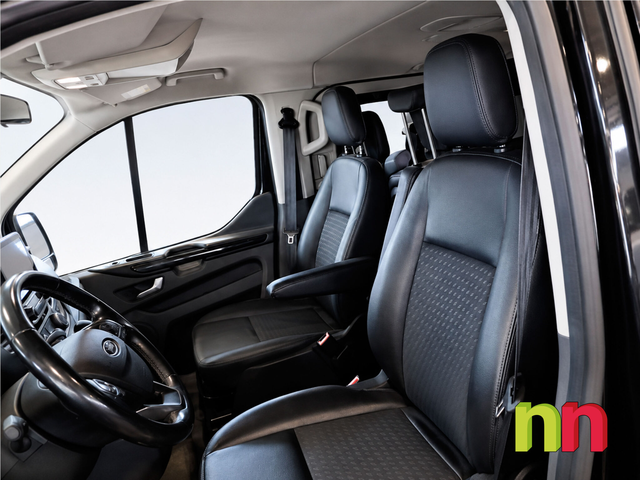 FORD TRANSIT Custom Combi 8 L1H1 TOURNEO AUTO 2.0ECOBLUE 170CV + NAVI + DOBLE PUERTA LATERAL