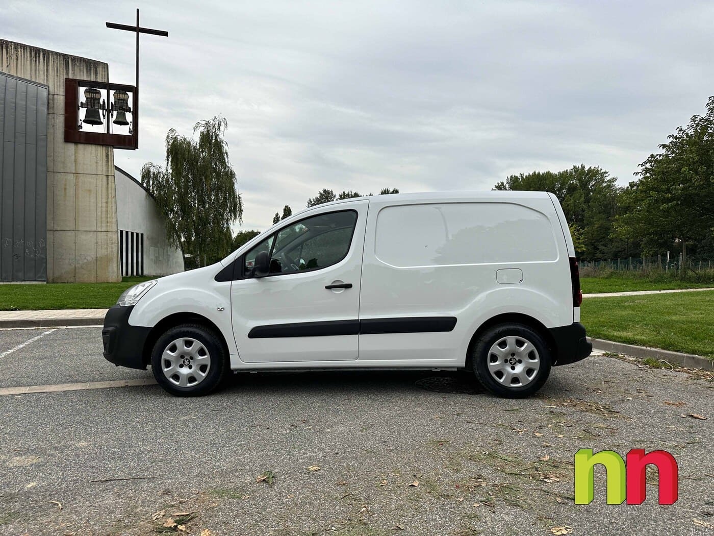PEUGEOT Partner Talla M FG AUTO 1.6HDI 100cv + NAVI