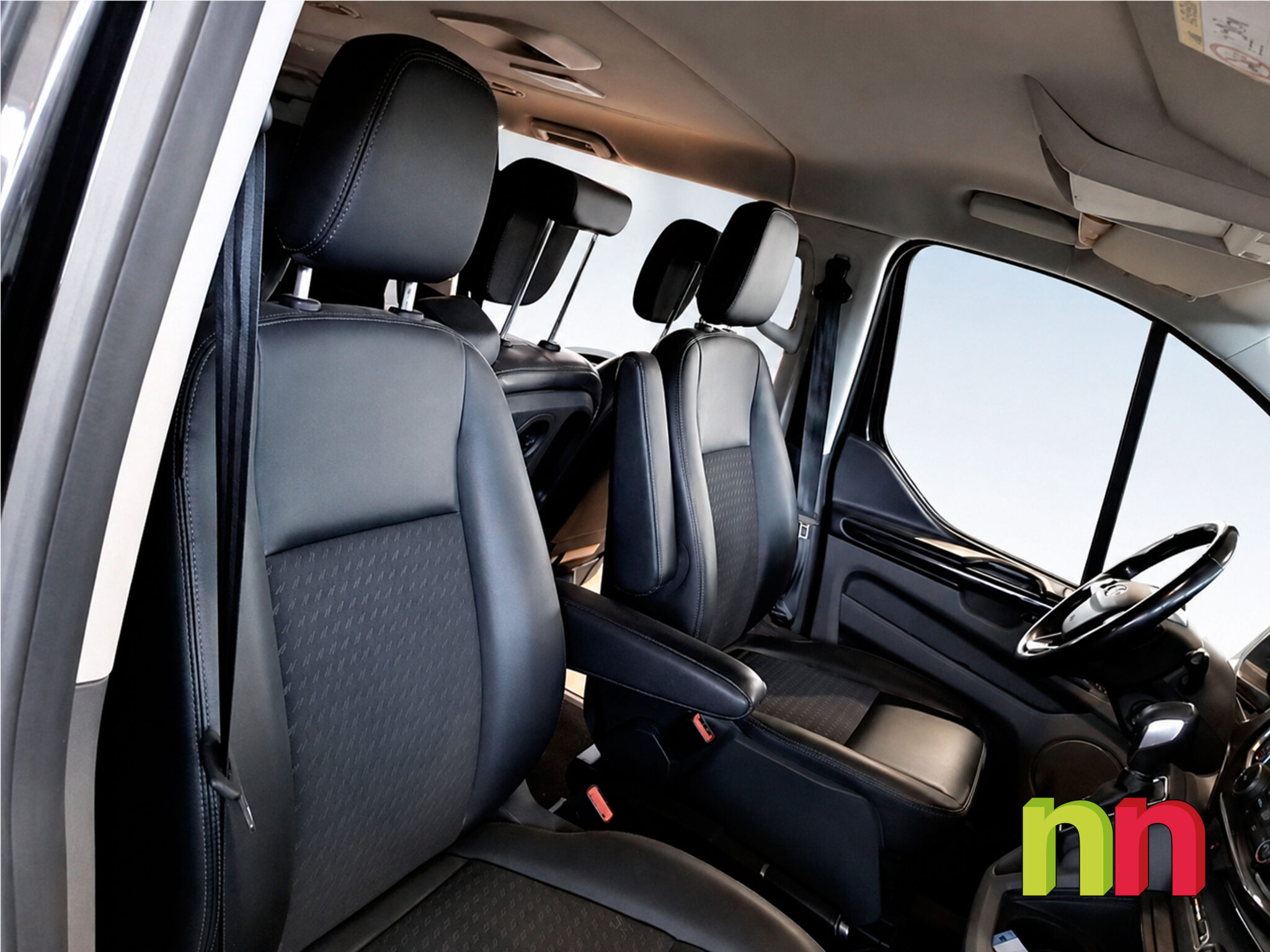 FORD TRANSIT Custom Combi 8 L1H1 TOURNEO AUTO 2.0ECOBLUE 170CV + NAVI + DOBLE PUERTA LATERAL
