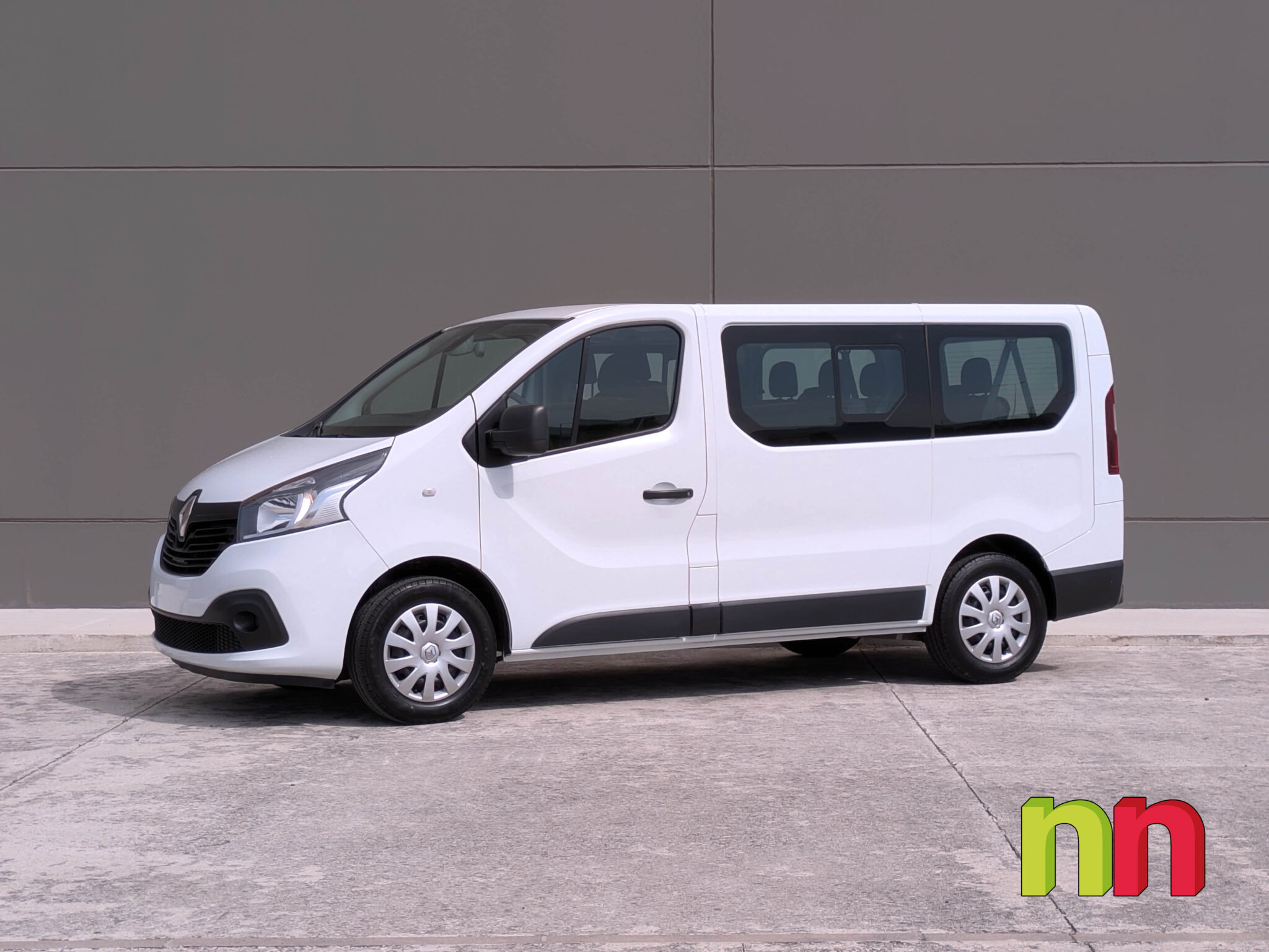 RENAULT Trafic Combi 9 L1H1 1.6DCi 120cv + AIREADORES EN PLAZAS TRASERAS + PORTON TRASERO