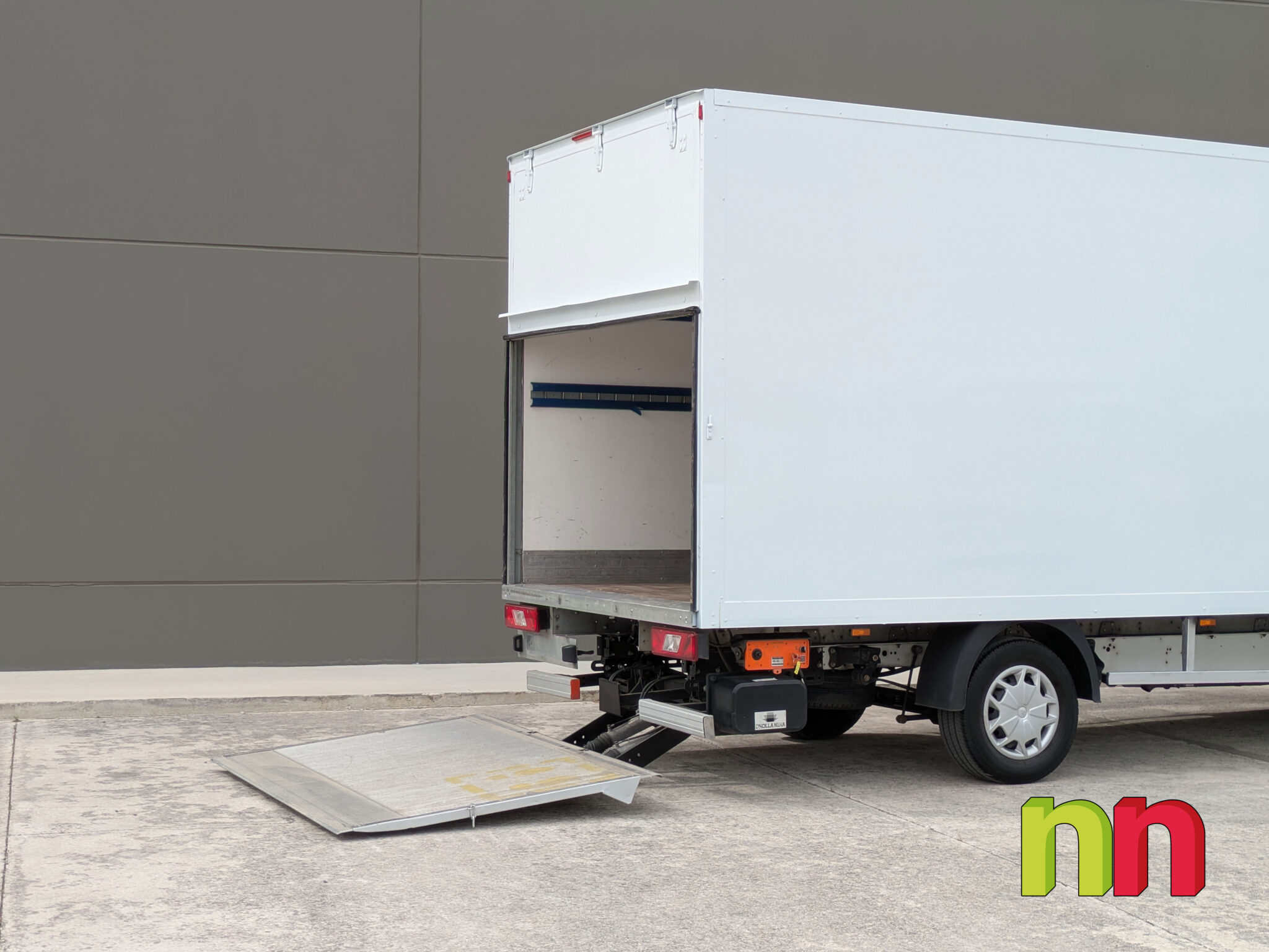 FORD Transit Carrozada con plataforma T350 L5 2.0 EcoBlue 170cv + NAVI