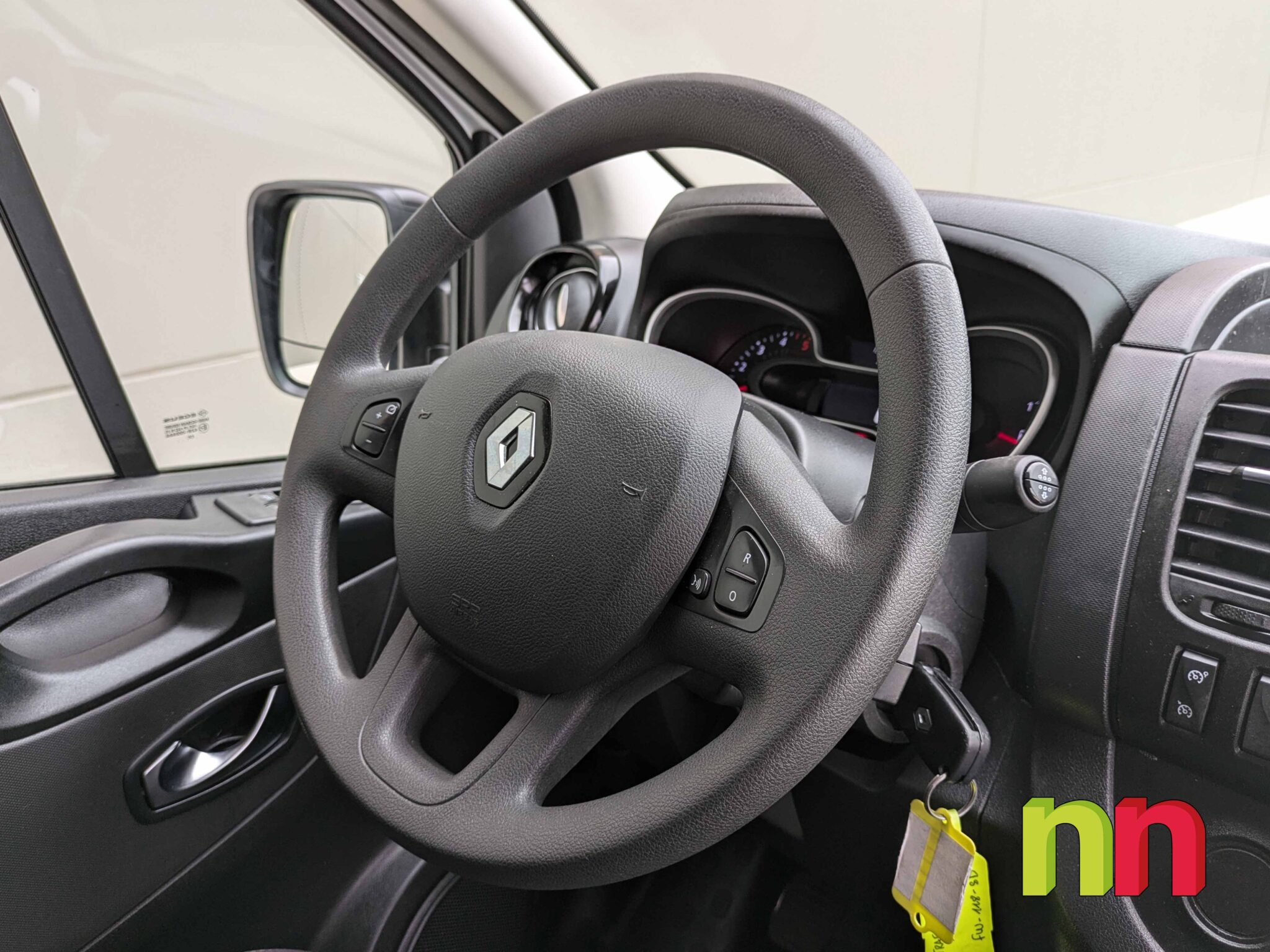 RENAULT Trafic Combi 9 L1H1 2.0DCi 145cv + NAVI