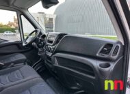 IVECO Daily carrozada con plataforma 3.0TD 145cv 20m3 + puerta lateral