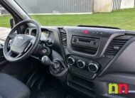 IVECO Daily carrozada con plataforma 3.0TD 145cv 20m3 + puerta lateral