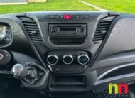 IVECO Daily carrozada con plataforma 3.0TD 145cv 20m3 + puerta lateral