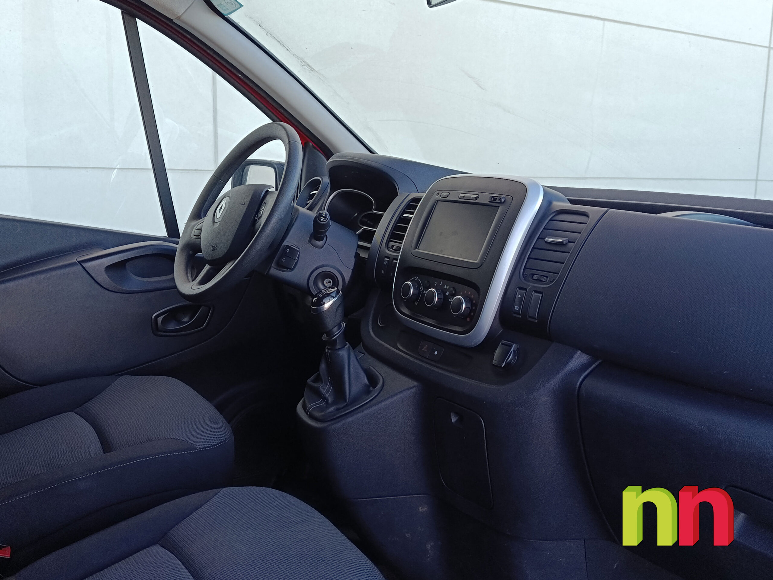 RENAULT Trafic Combi 9 L1H1 2.0DCi 145cv + NAVI