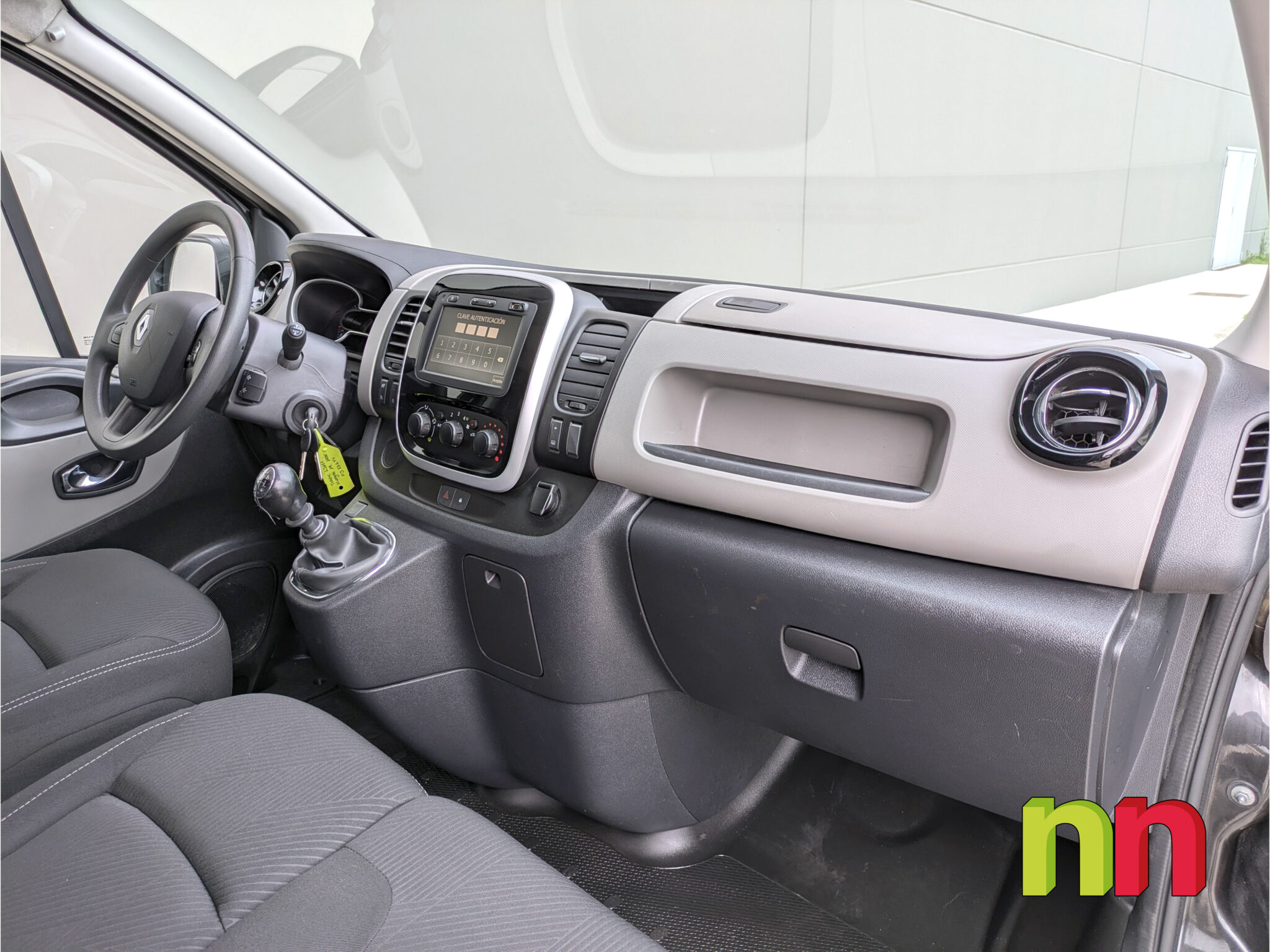 RENAULT Trafic Combi 9 L1H1 2.0DCi 145cv + NAVI