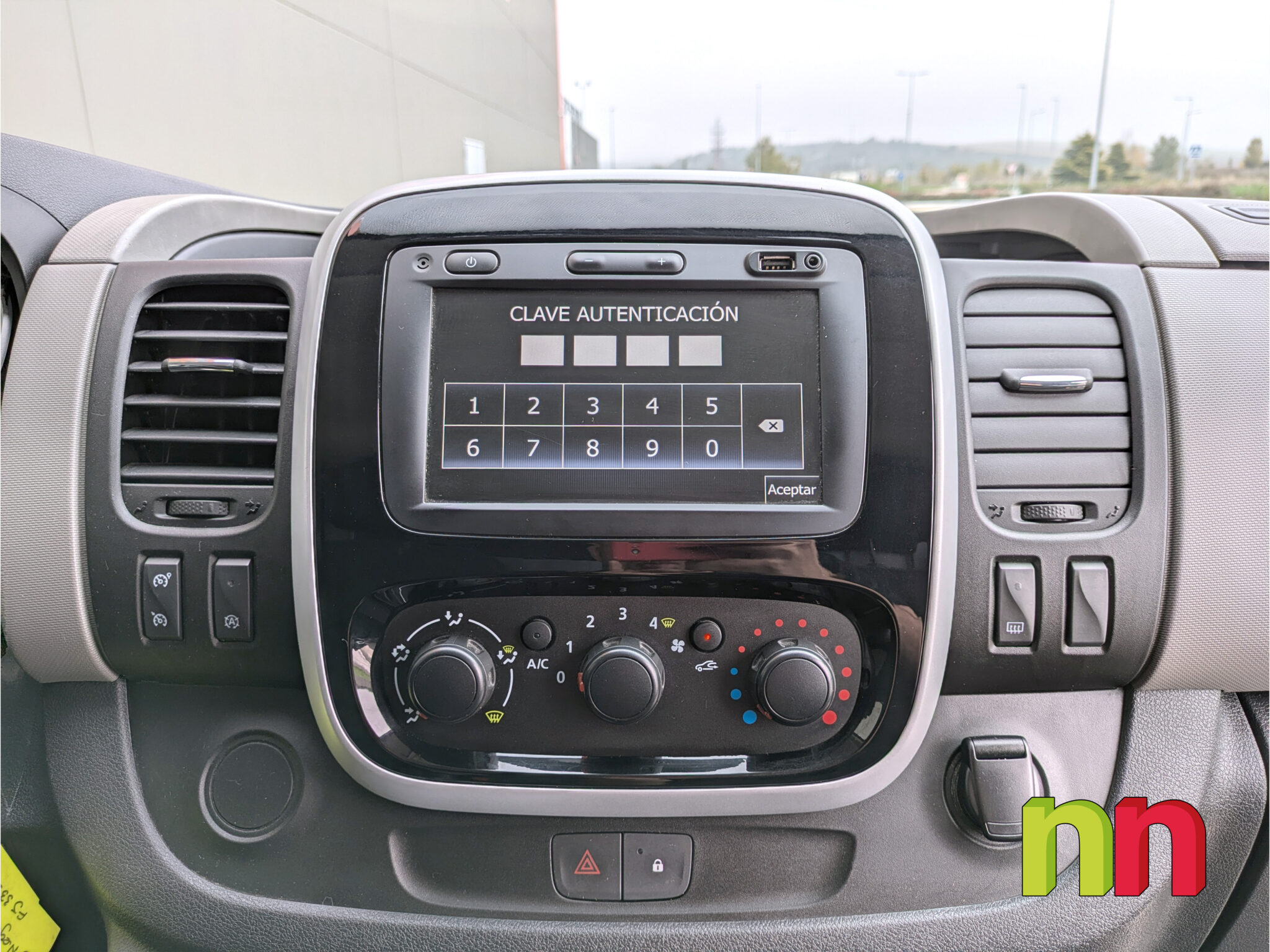 RENAULT Trafic Combi 9 L1H1 2.0DCi 145cv + NAVI
