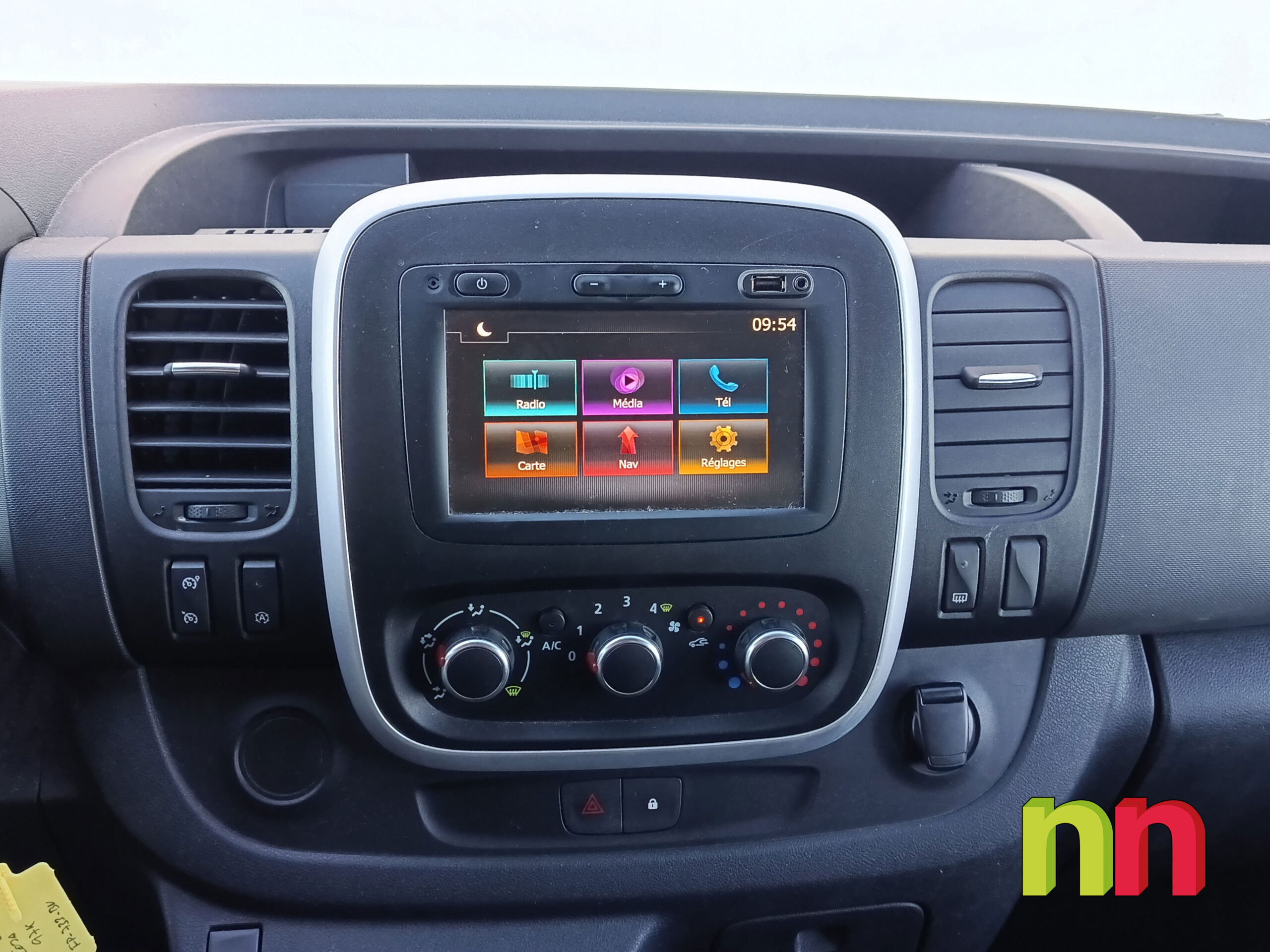 RENAULT Trafic Combi 9 L1H1 2.0DCi 145cv + NAVI
