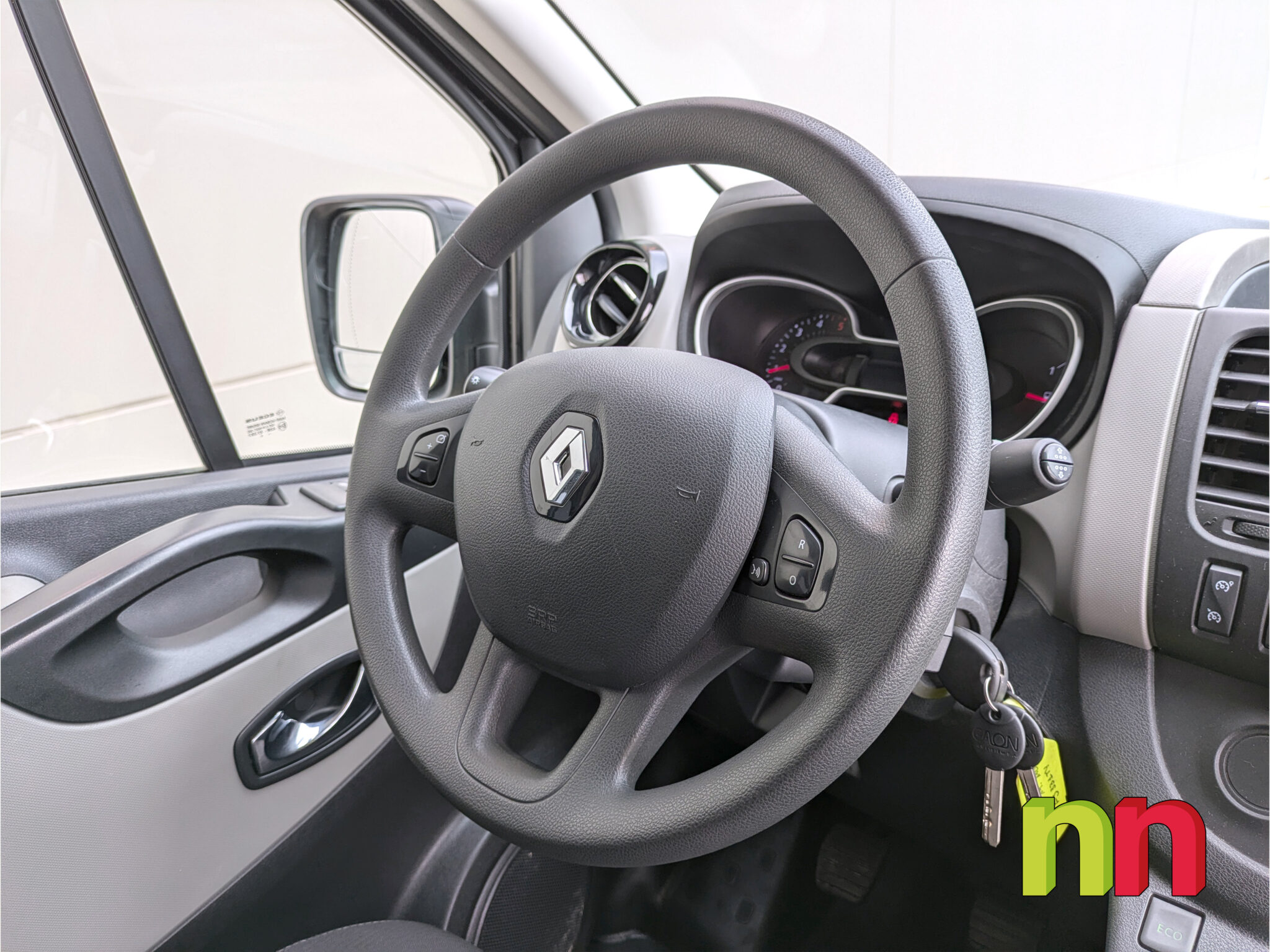 RENAULT Trafic Combi 9 L1H1 2.0DCi 145cv + NAVI