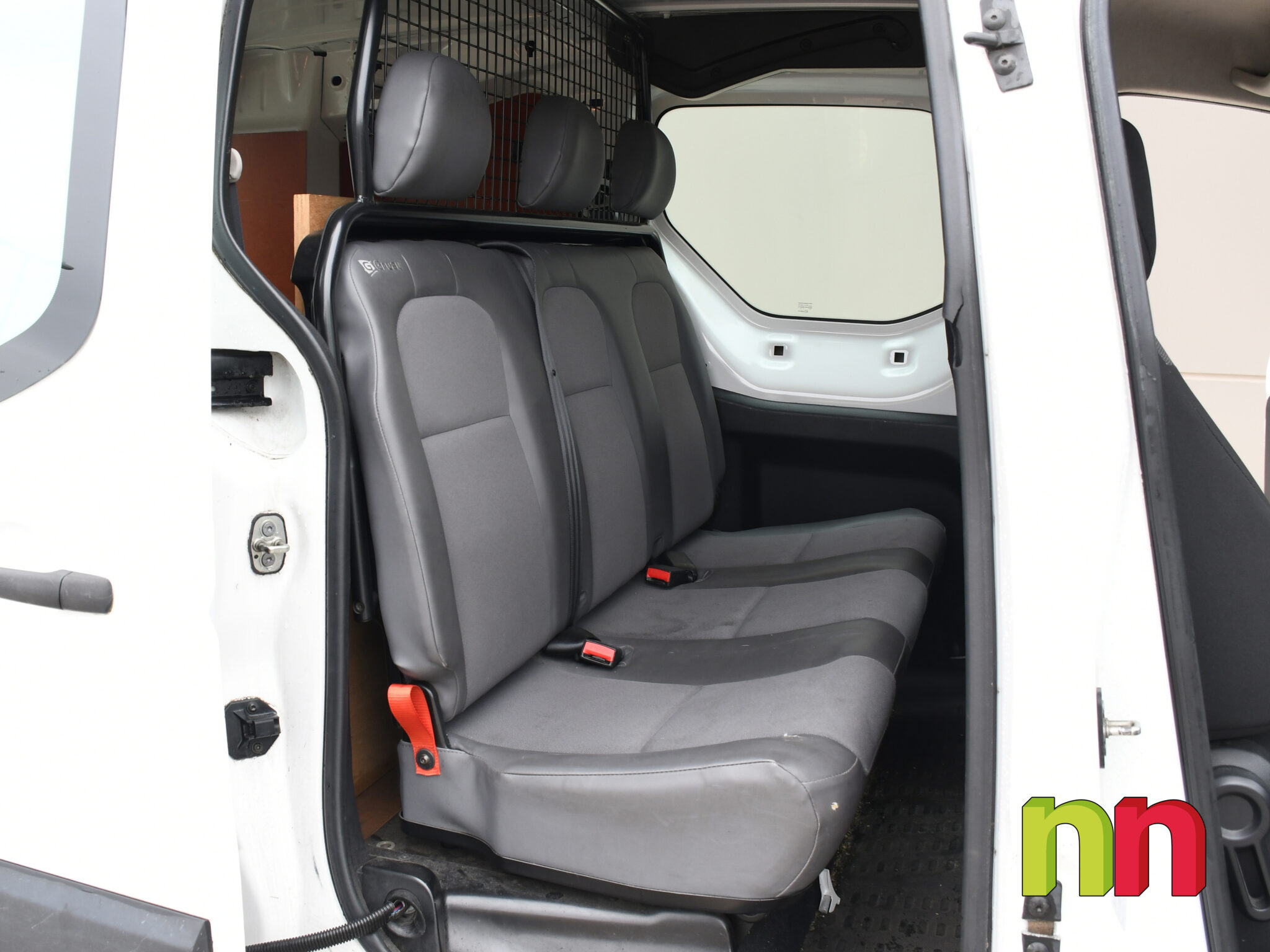 PEUGEOT Partner Combi 5 Long 1.6BlueHDI 100cv + ASIENTOS ABATIBLES