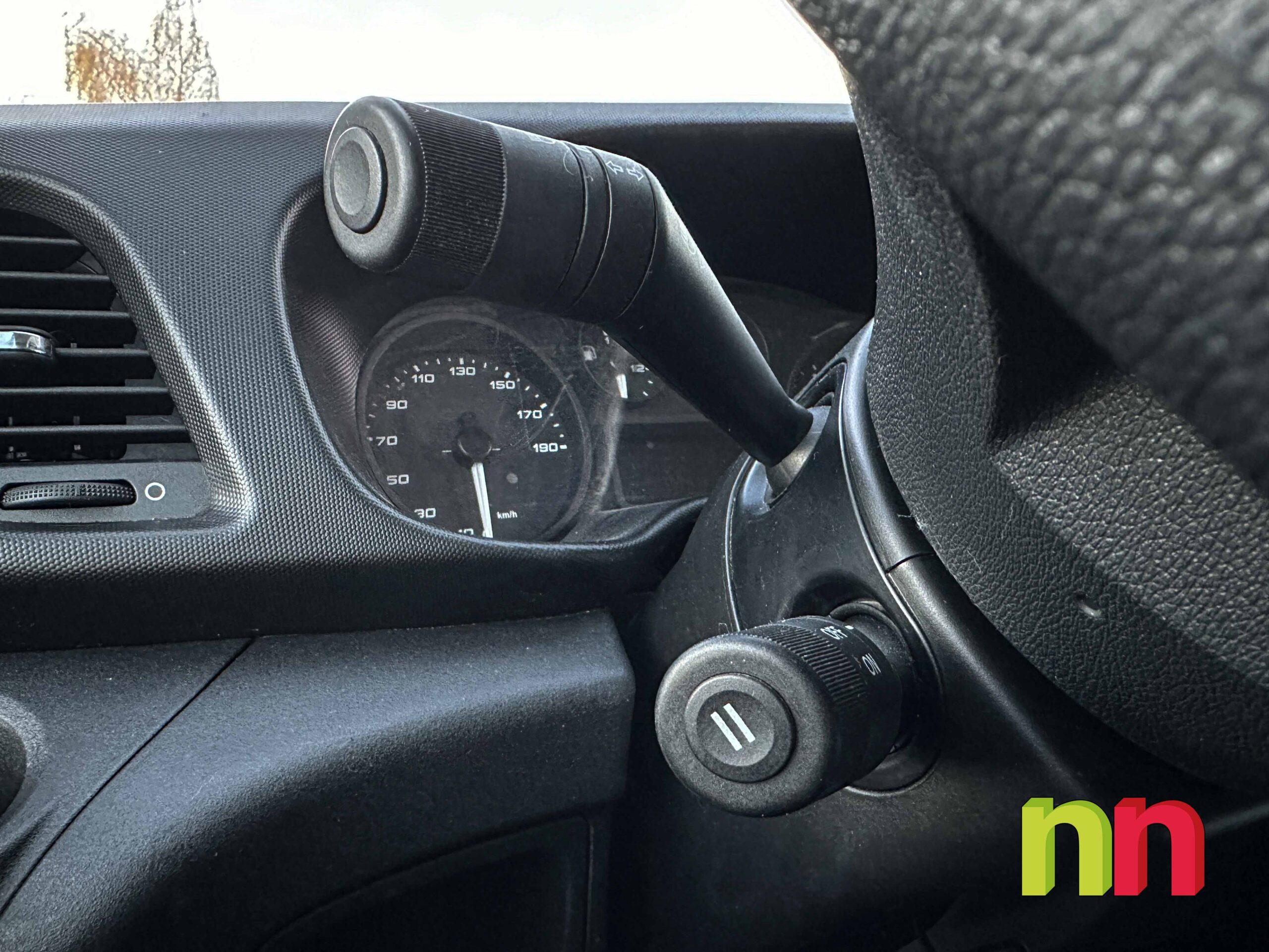 IVECO Daily carrozada con plataforma 3.0TD 145cv 20m3 + puerta lateral