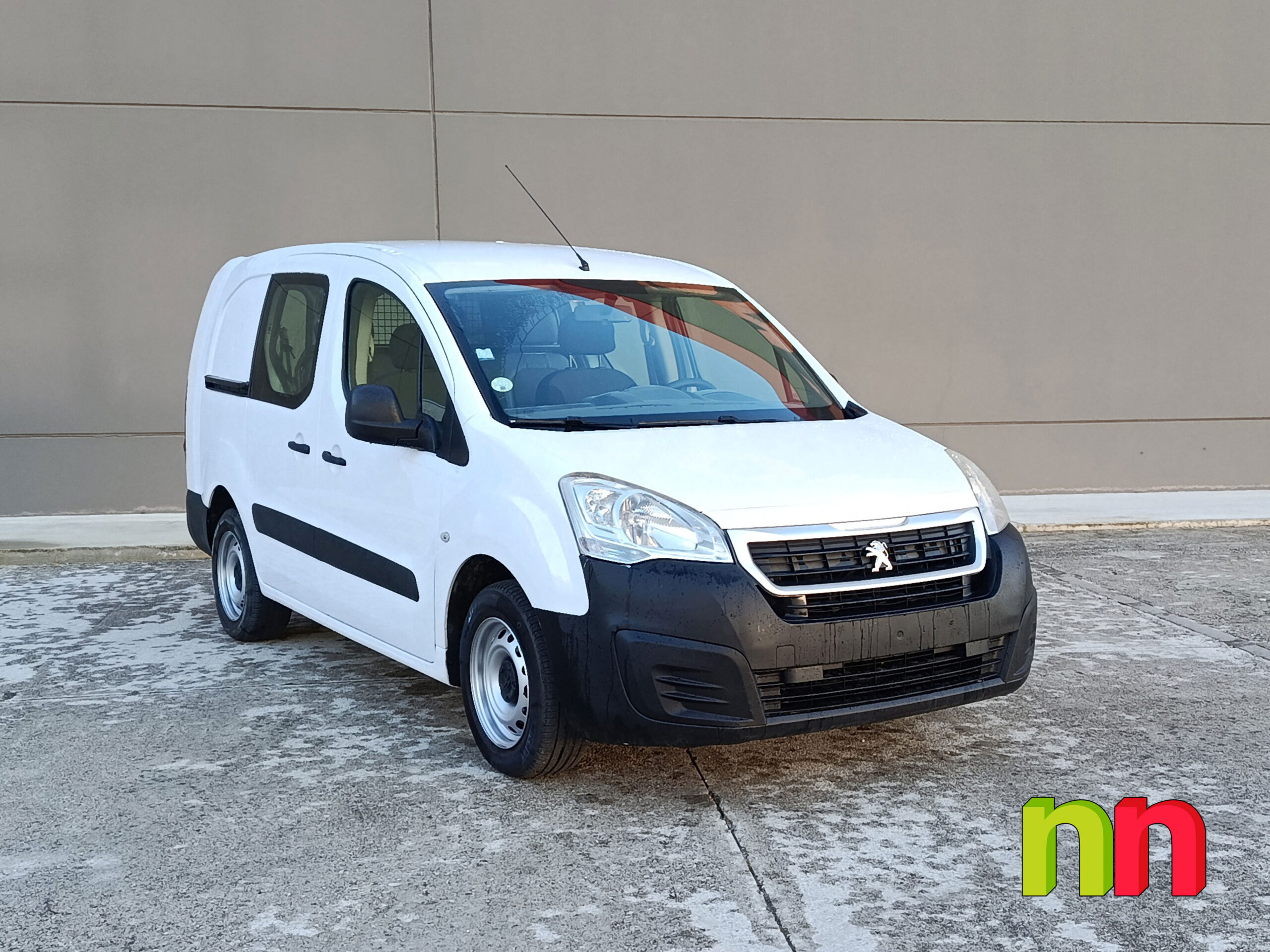 PEUGEOT Partner Combi 5 Long 1.6BlueHDI 100cv + ASIENTOS ABATIBLES
