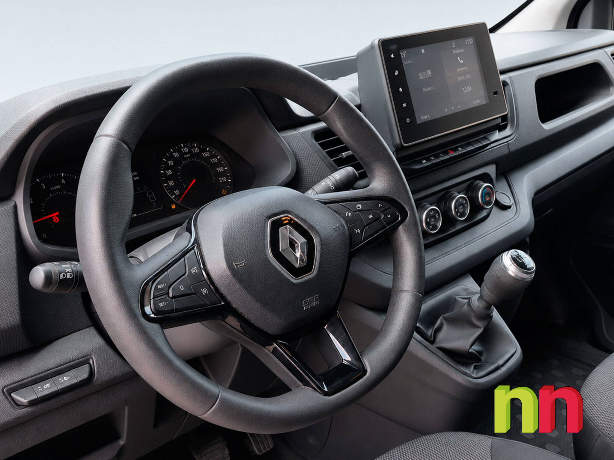 RENAULT Trafic Combi 9 L2H1 2.0DCi 150cv + NAVI