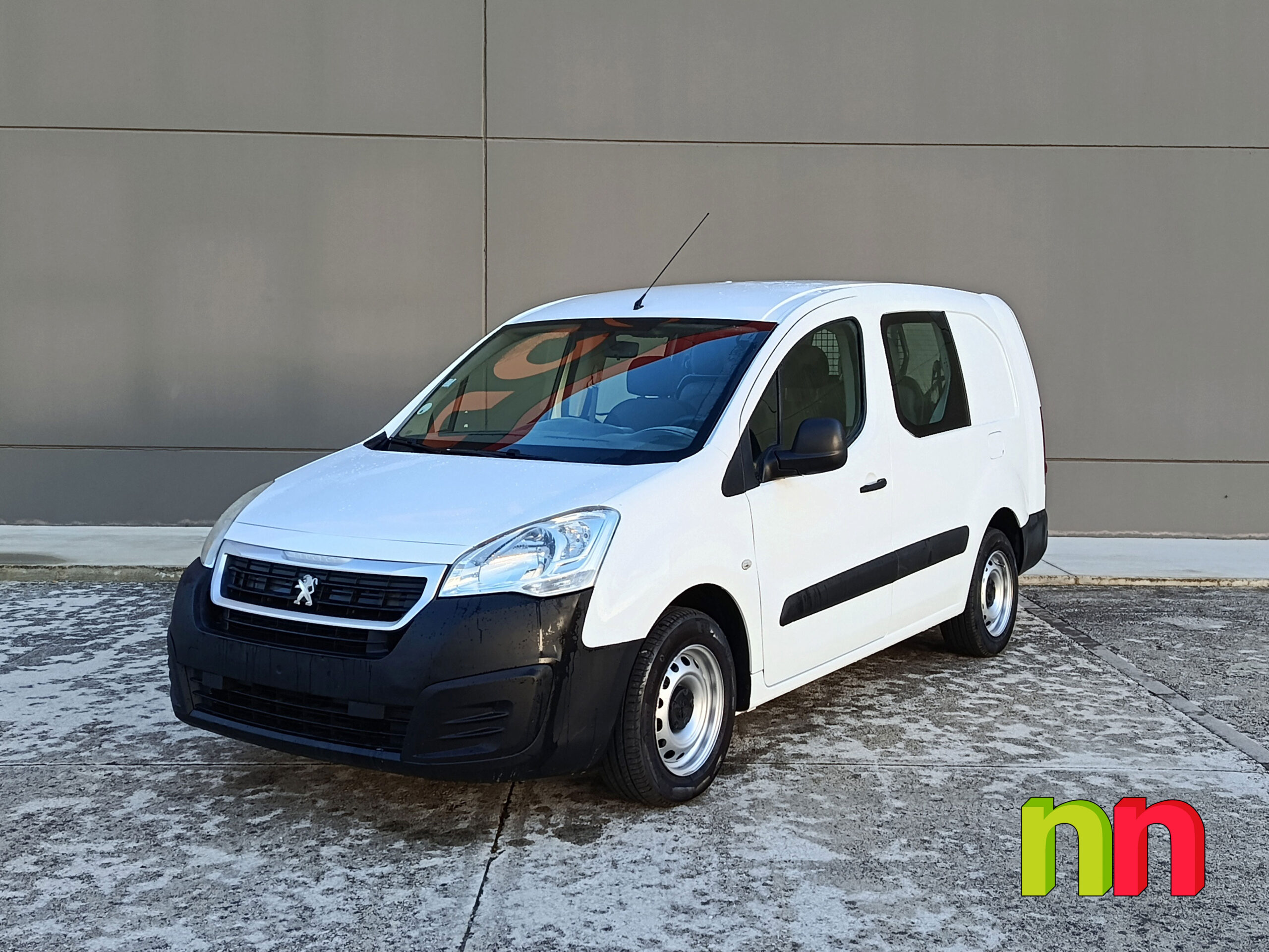 PEUGEOT Partner Combi 5 Long 1.6BlueHDI 100cv + ASIENTOS ABATIBLES