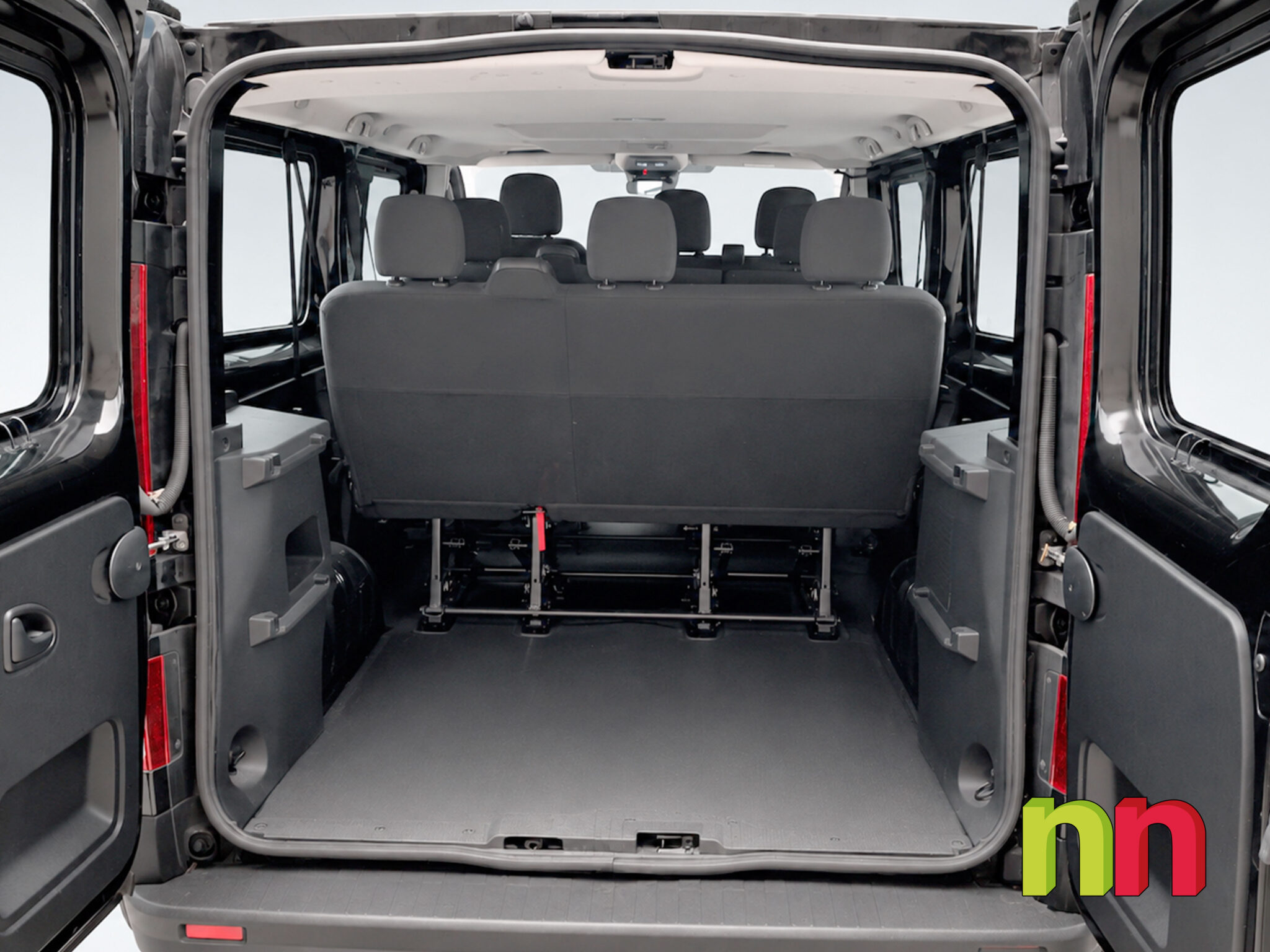 RENAULT Trafic Combi 9 L2H1 2.0DCi 150cv + NAVI