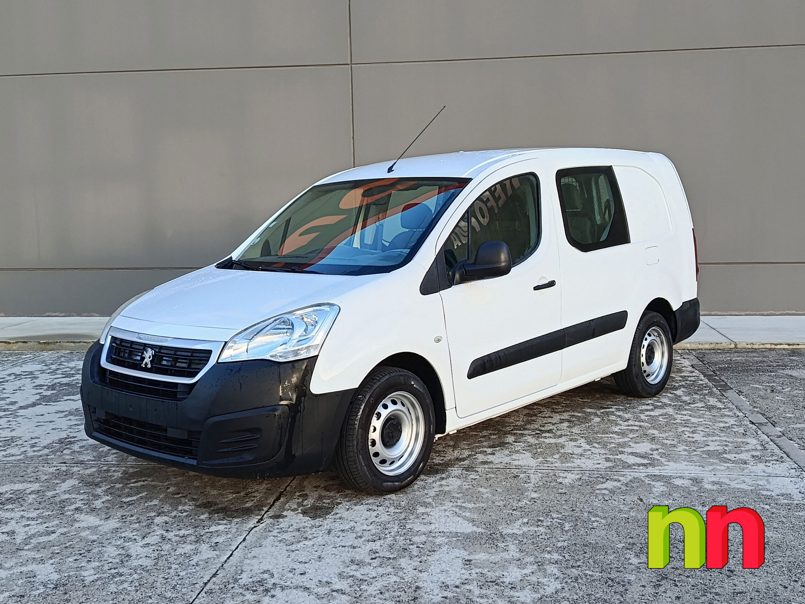 PEUGEOT Partner Combi 5 Long 1.6BlueHDI 100cv + ASIENTOS ABATIBLES