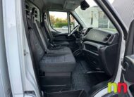 IVECO Daily carrozada con plataforma 3.0TD 145cv 20m3 + puerta lateral