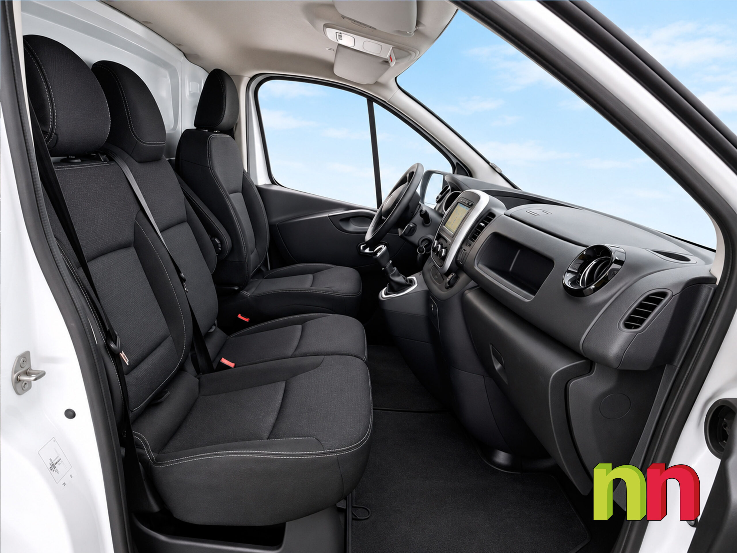 RENAULT Trafic L1H2 2.0DCI 145cv + NAVI