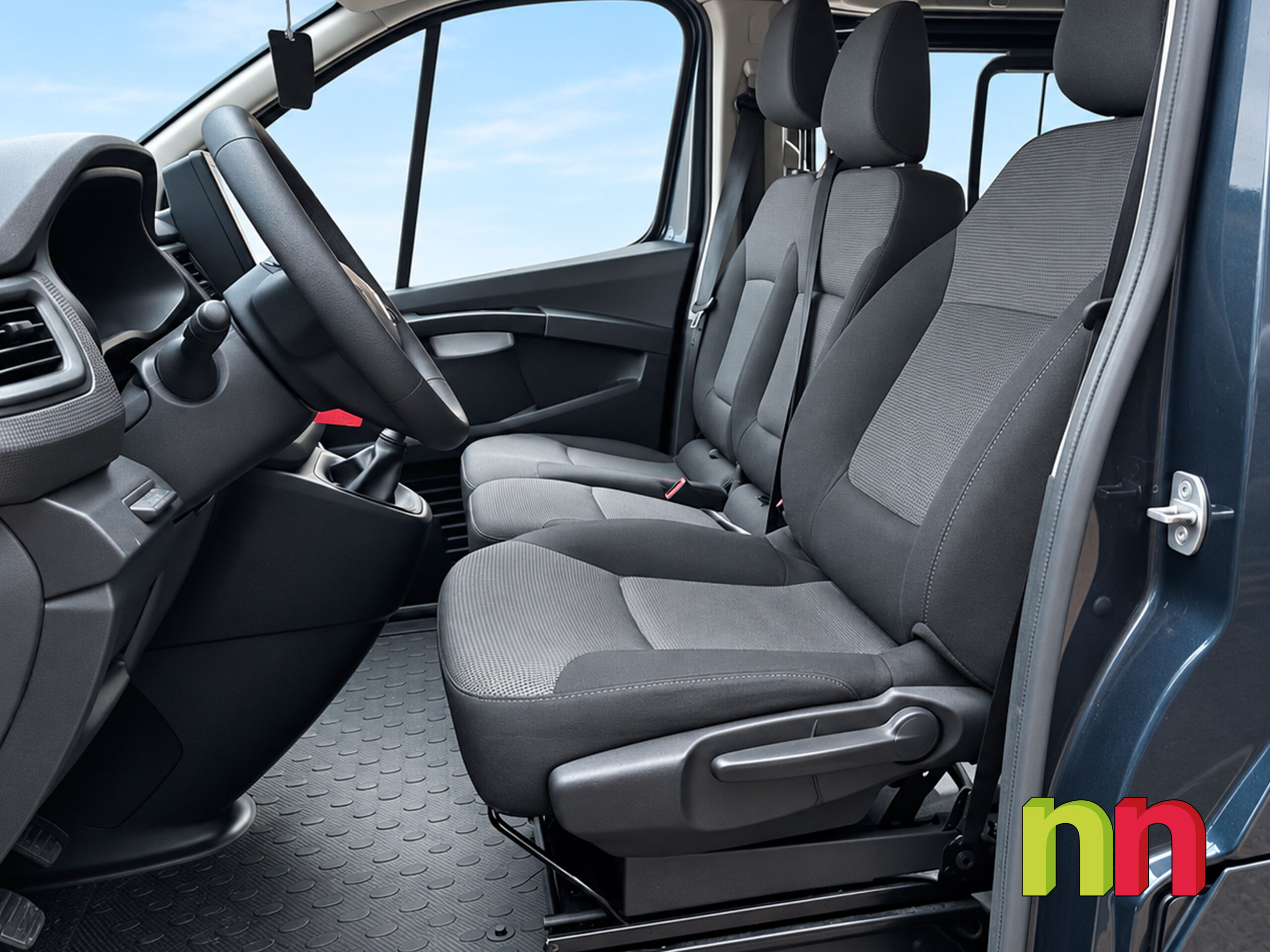 RENAULT Trafic Combi 9 L2H1 2.0DCi 150cv + NAVI