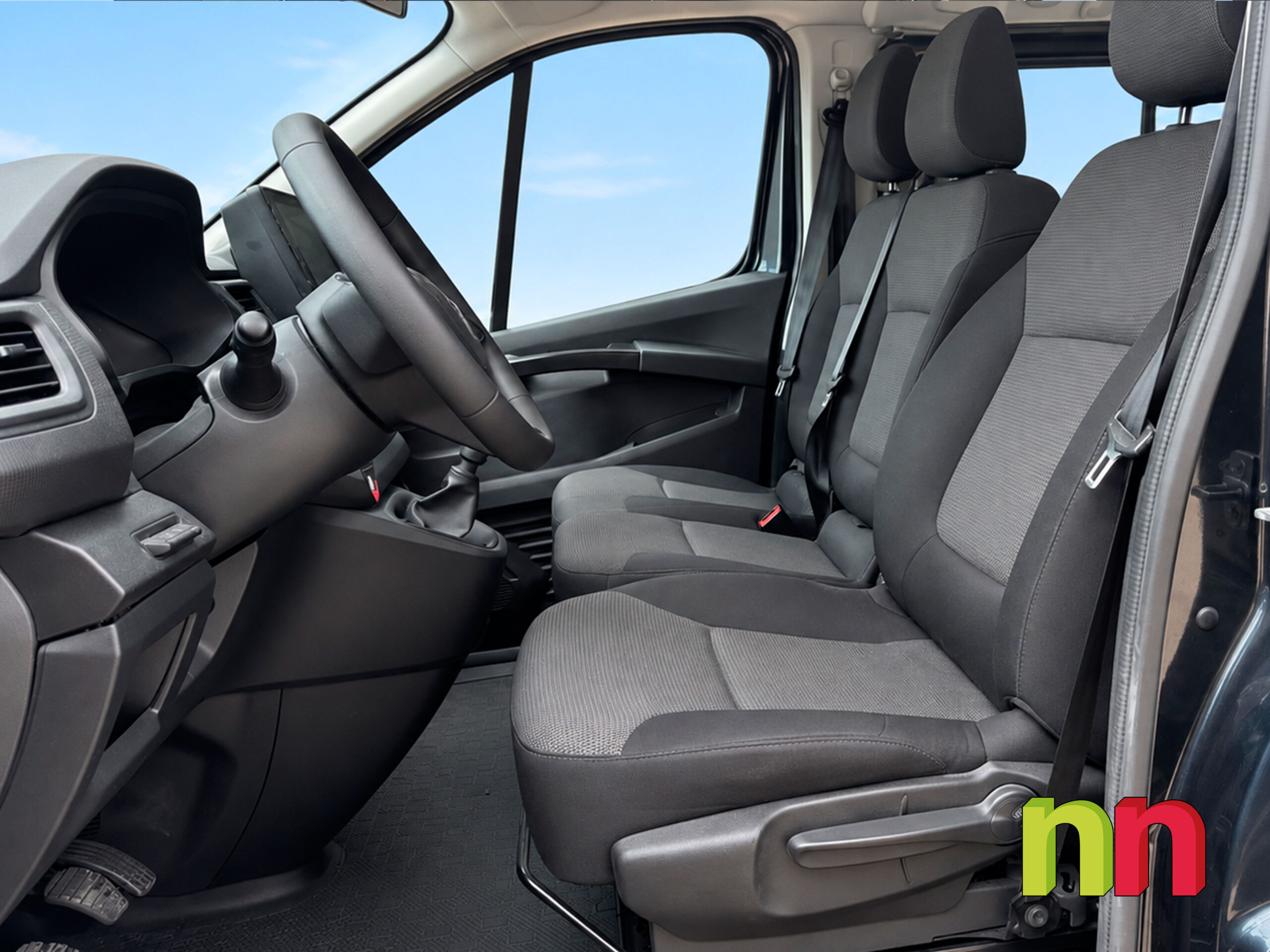 RENAULT Trafic Combi 9 L2H1 2.0DCi 150cv + NAVI