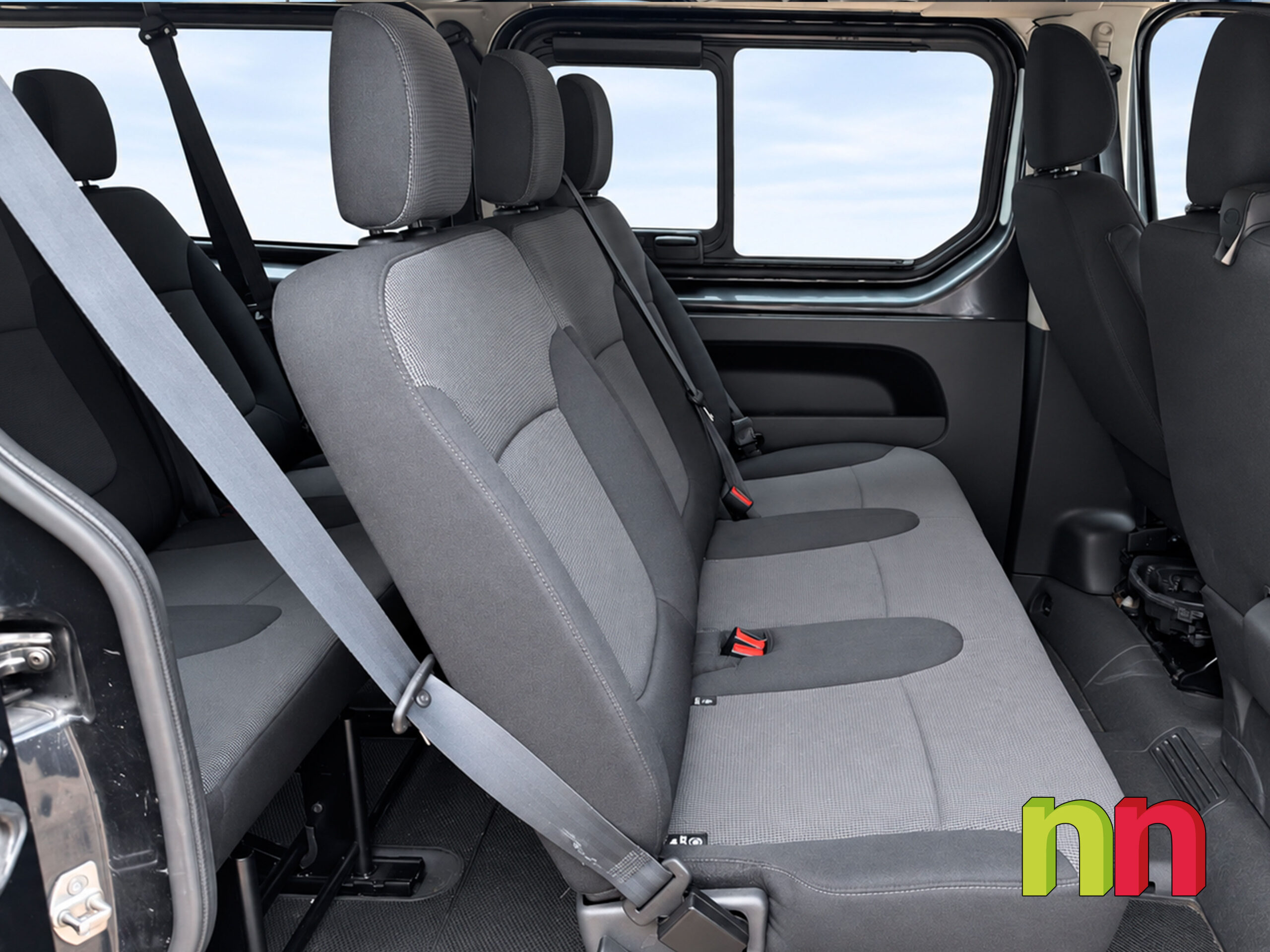 RENAULT Trafic Combi 9 L2H1 2.0DCi 150cv + NAVI