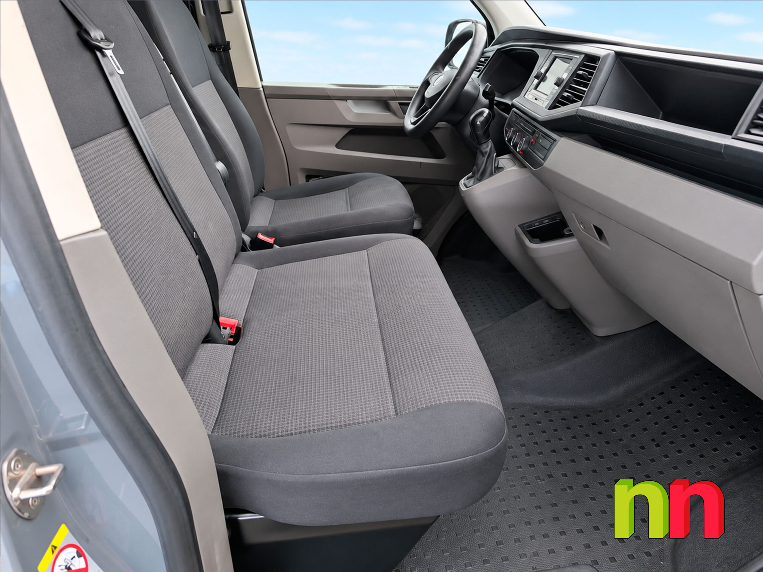 VOLKSWAGEN Transporter L1H1 FG AUTOMAT 2.0TDi 150cv